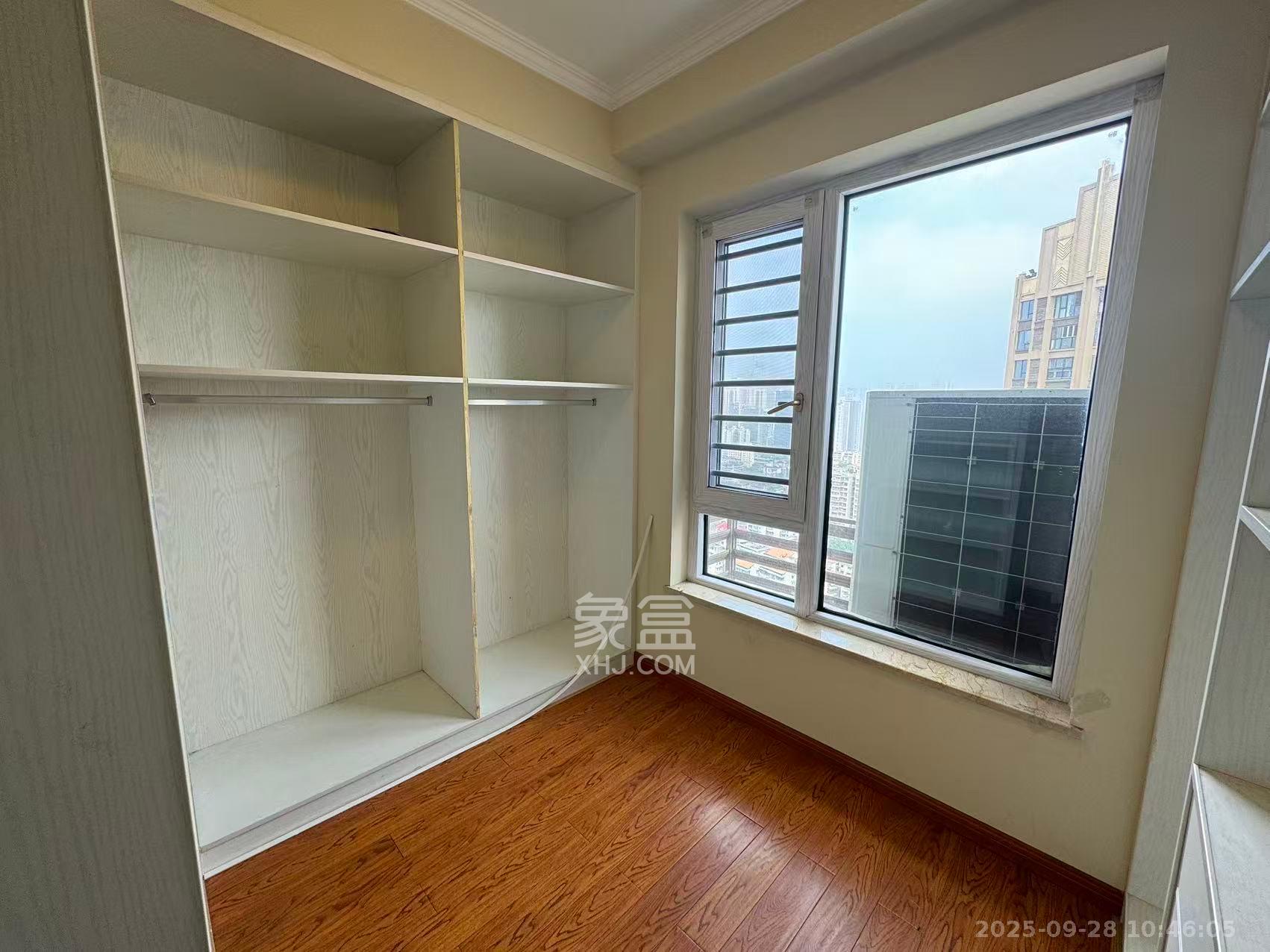 上园商住小区  3室2厅2卫    3500.0元/月室内图