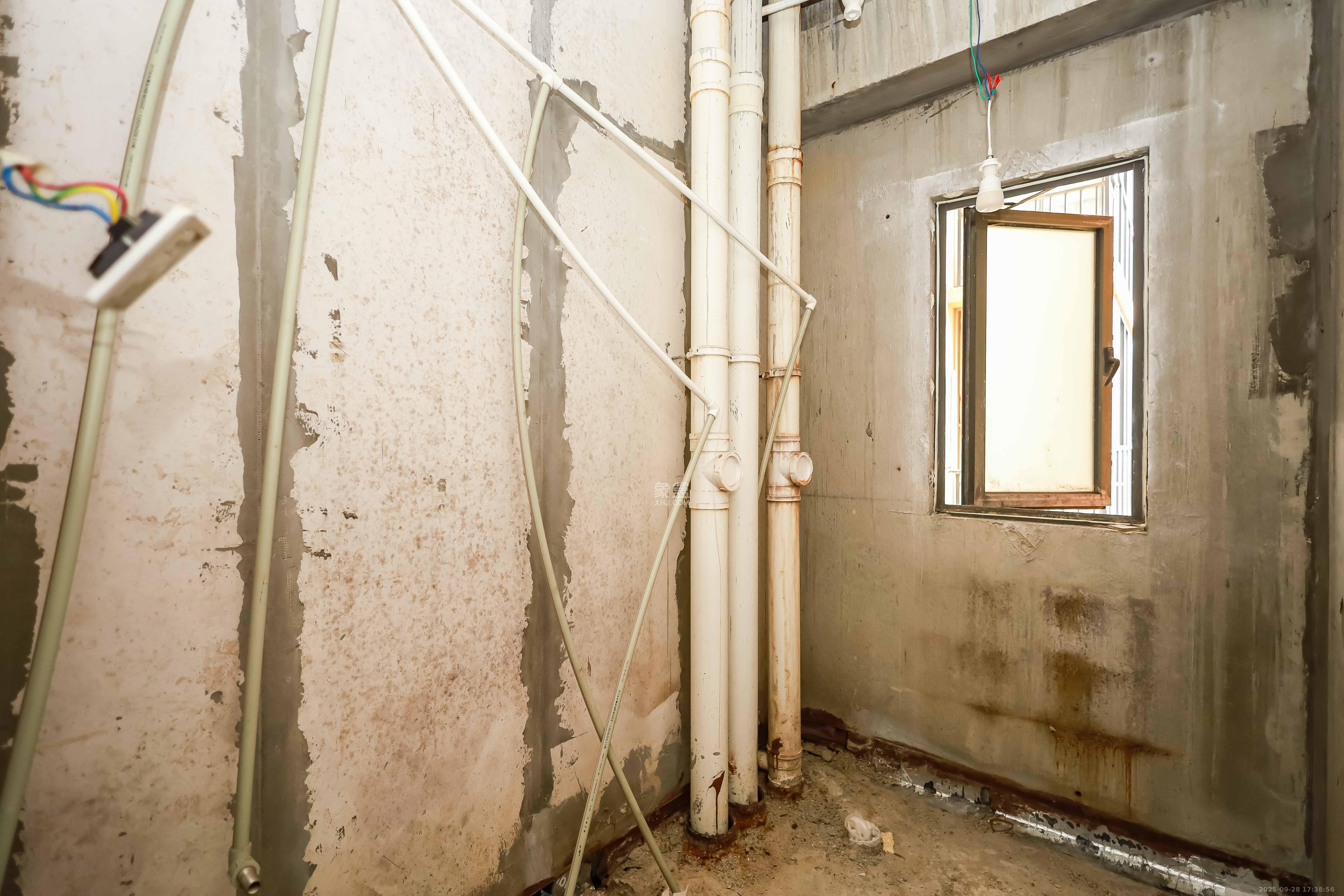 麓谷小镇 3室1厅1卫 47.8万 麓谷小镇 3室1厅1卫 47.8万卫生间