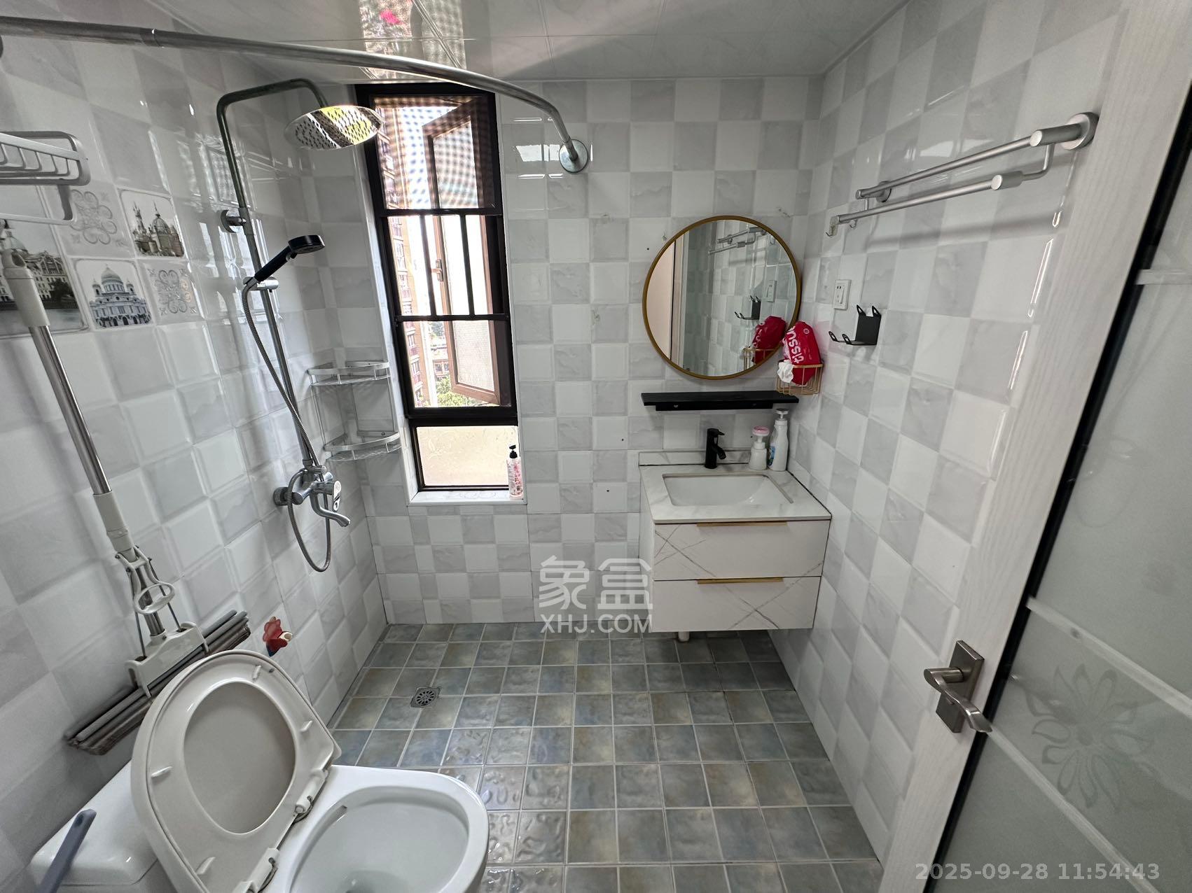 华润橡树湾  2室2厅1卫    2000.0元/月 华润橡树湾  2室2厅1卫    2000.0元/月室内图