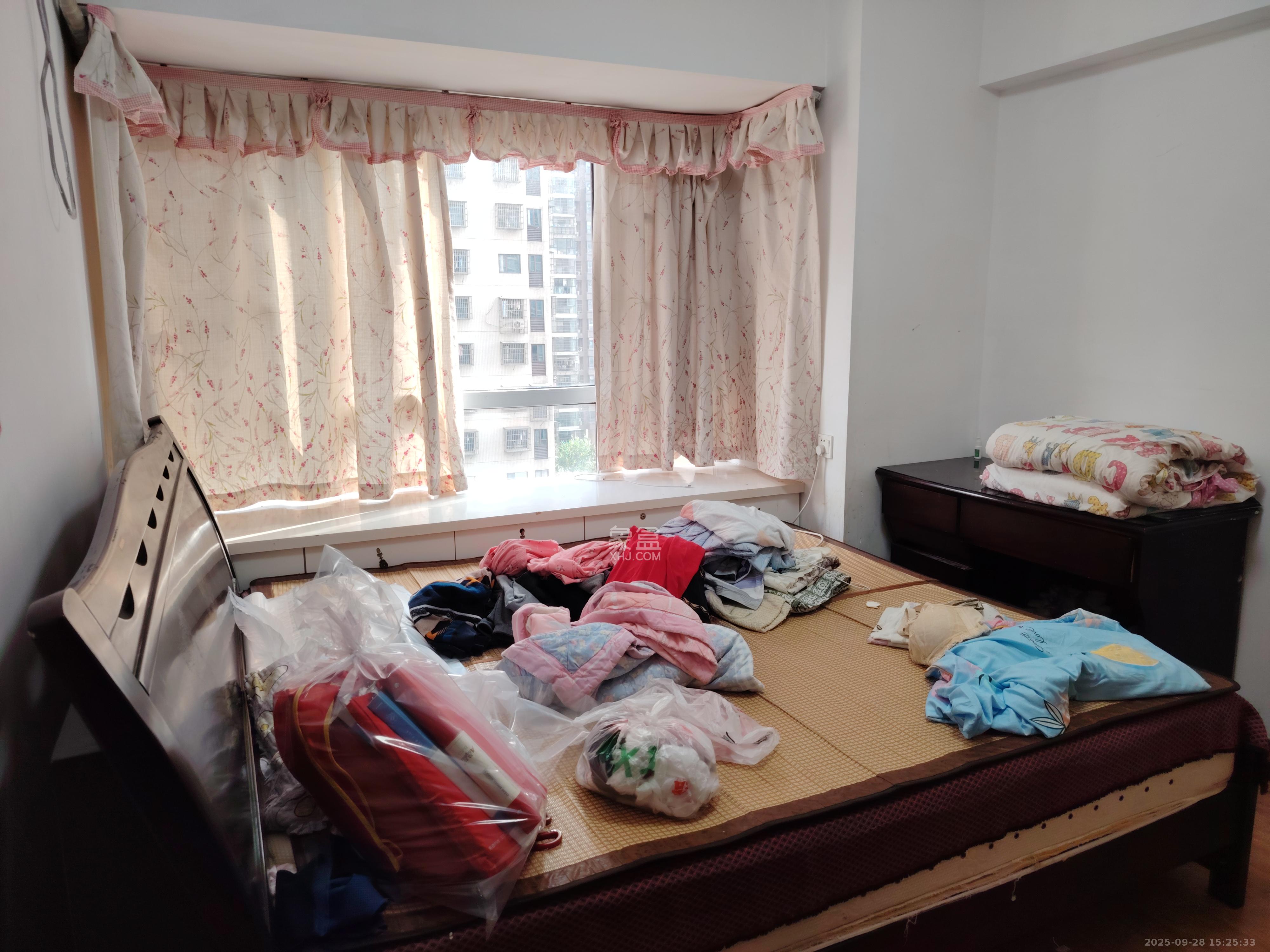 新长海广场  2室1厅1卫    1650.0元/月室内图