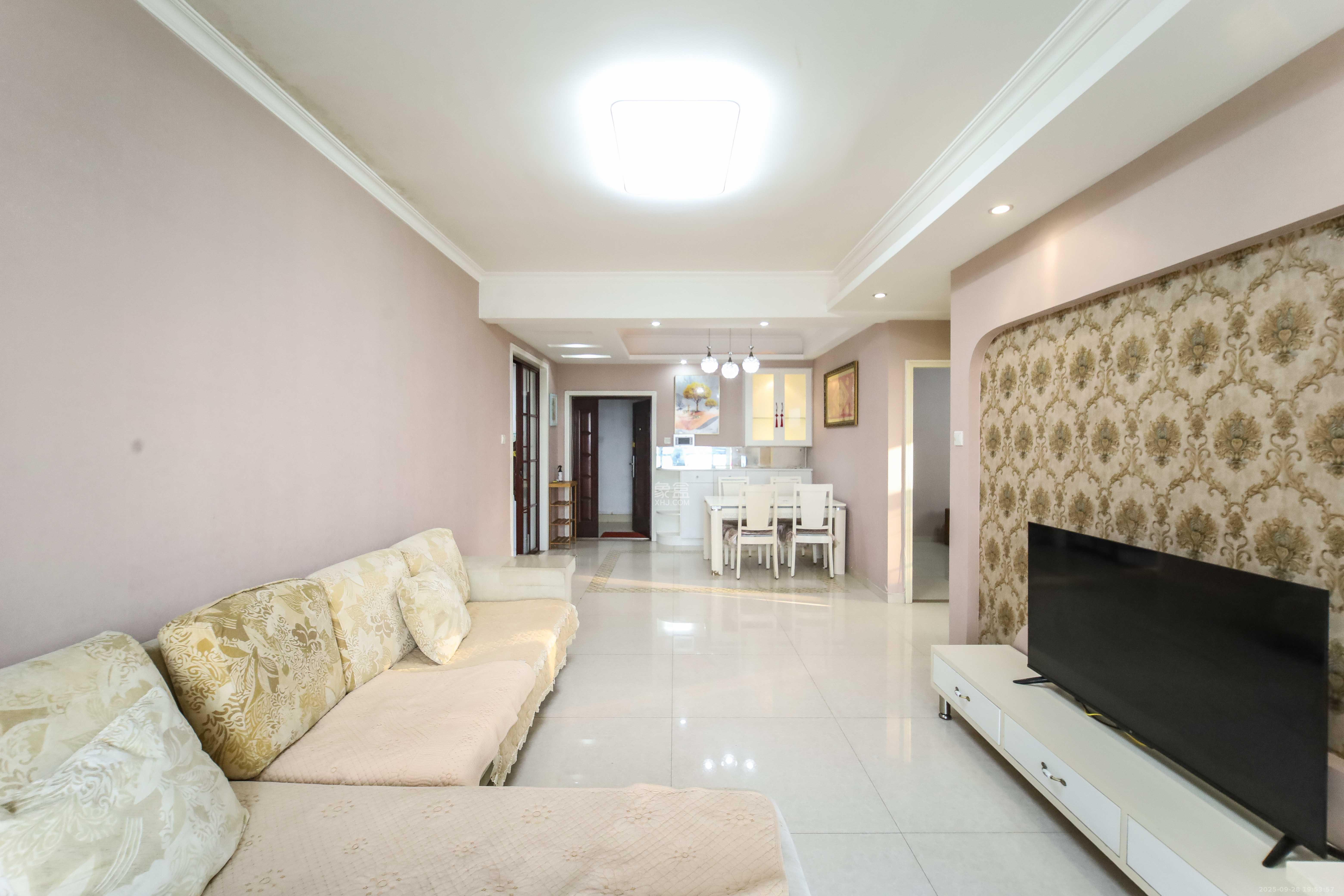 上东辛顿公寓 2室1厅1卫 59.8万 上东辛顿公寓 2室1厅1卫 59.8万客厅