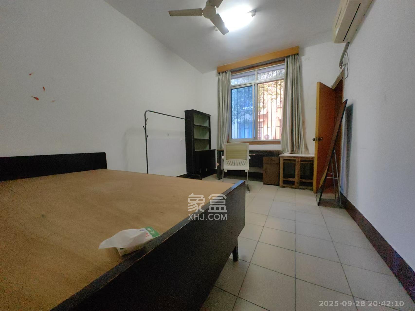 东塘电力院 3室2厅1卫 1800.0元/月 东塘电力院 3室2厅1卫 1800.0元/月室内图