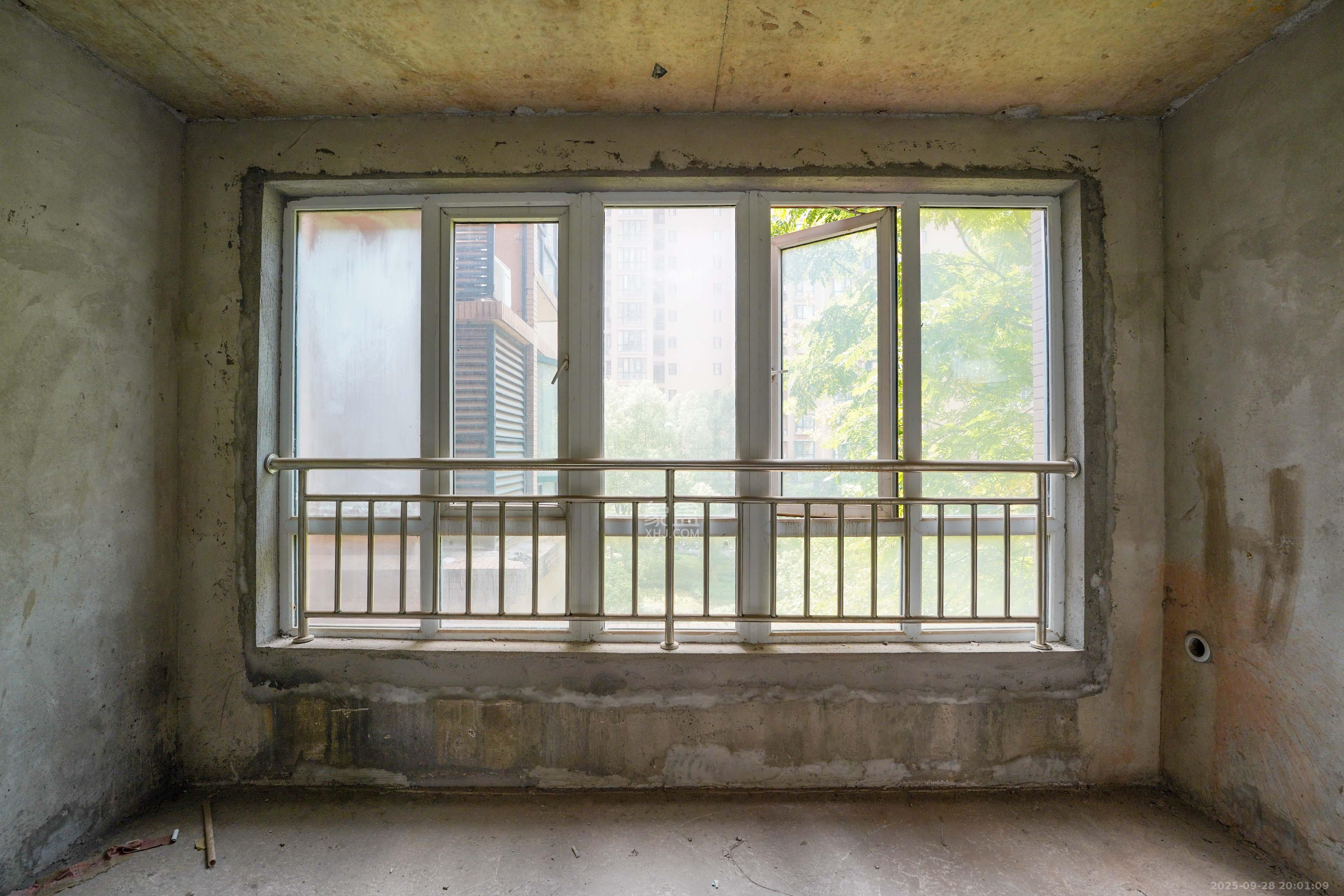 丽发新城 3室3厅2卫 85.0万 丽发新城 3室3厅2卫 85.0万其他