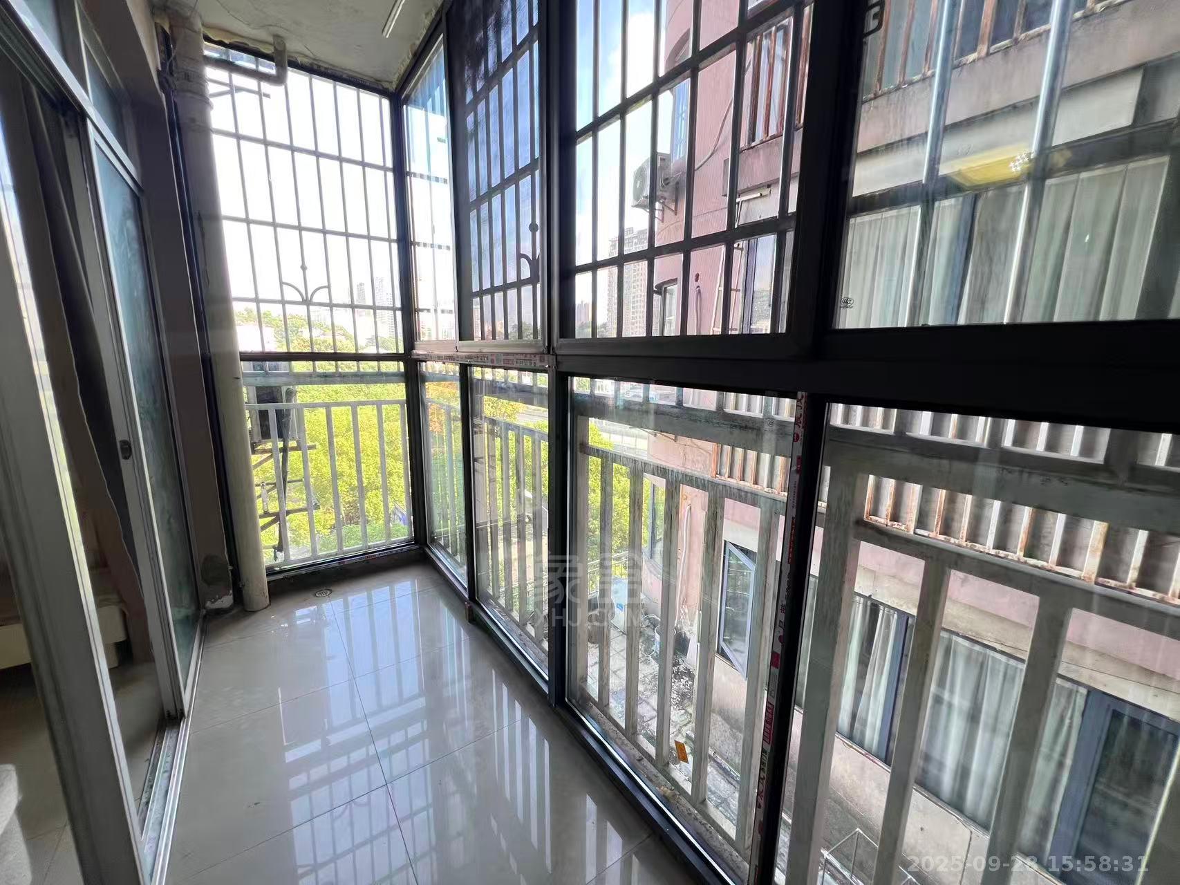 佳诚时代广场 1室1厅1卫 1000.0元/月 佳诚时代广场 1室1厅1卫 1000.0元/月室内图