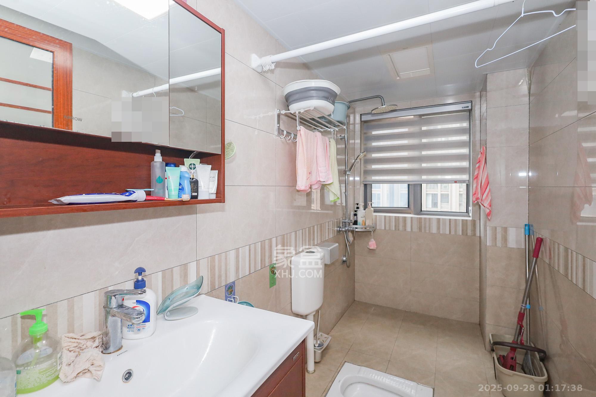 八方小区C区 4室2厅2卫 500.0万 八方小区C区 4室2厅2卫 500.0万卫生间