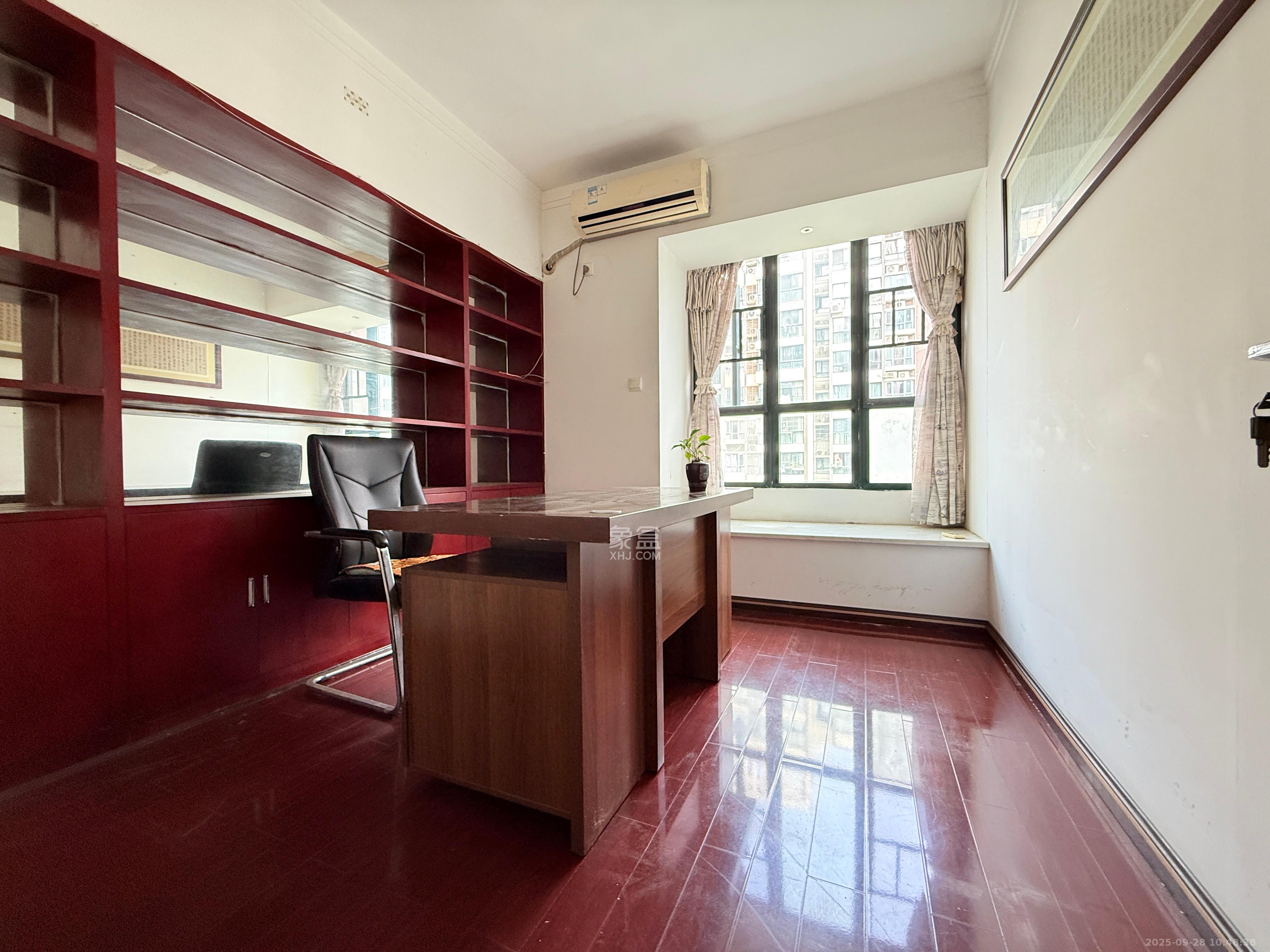 凯乐湘园 4室2厅1卫 3600.0元/月 凯乐湘园 4室2厅1卫 3600.0元/月室内图