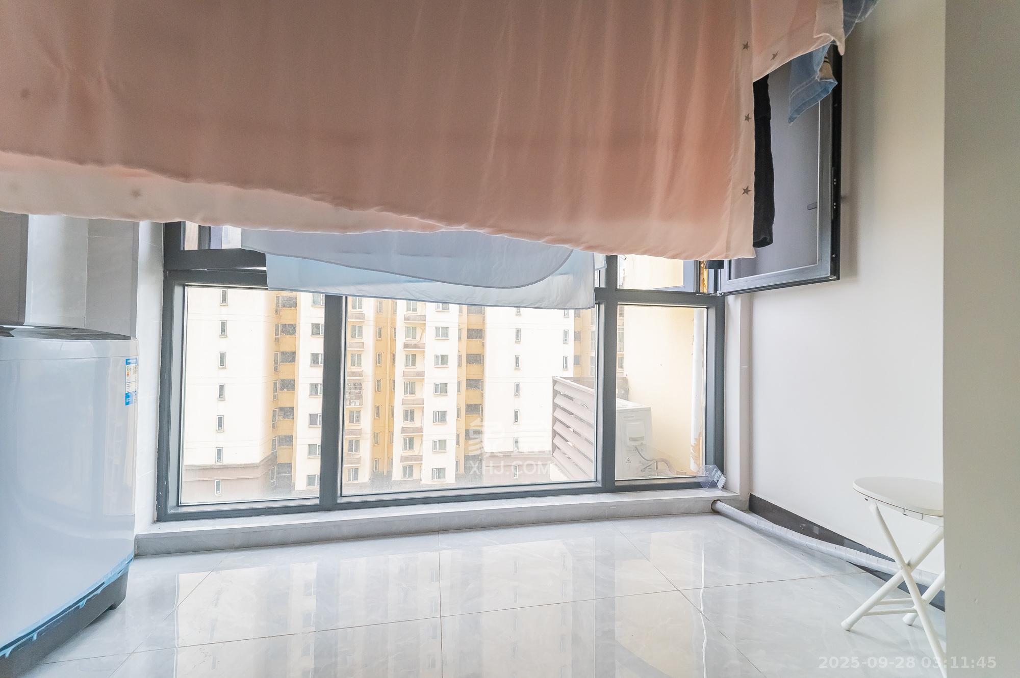 MOMA当代广场 3室2厅1卫 61.8万 MOMA当代广场 3室2厅1卫 61.8万阳台