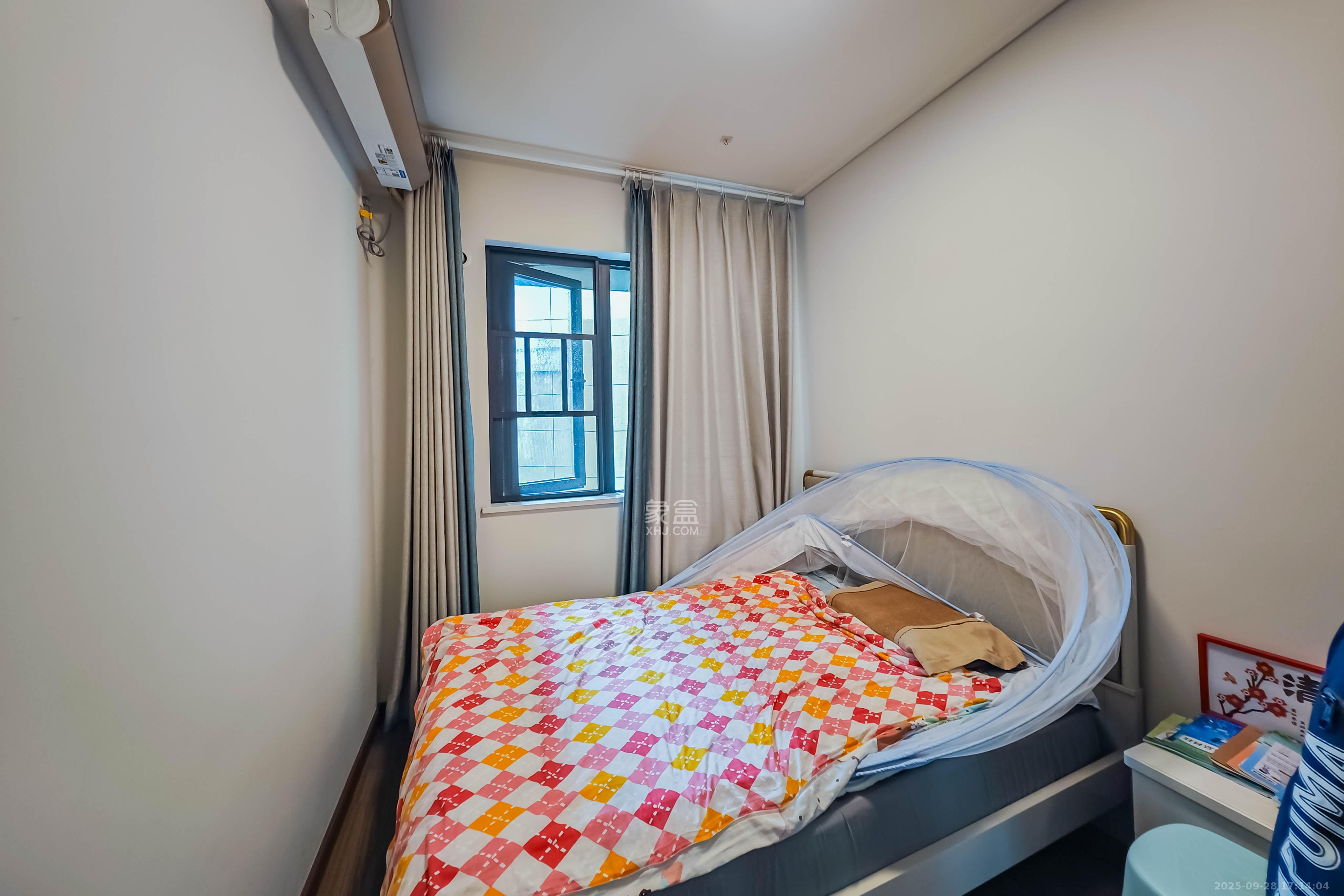 保利茉莉公馆  4室2厅2卫    182.0万卧室