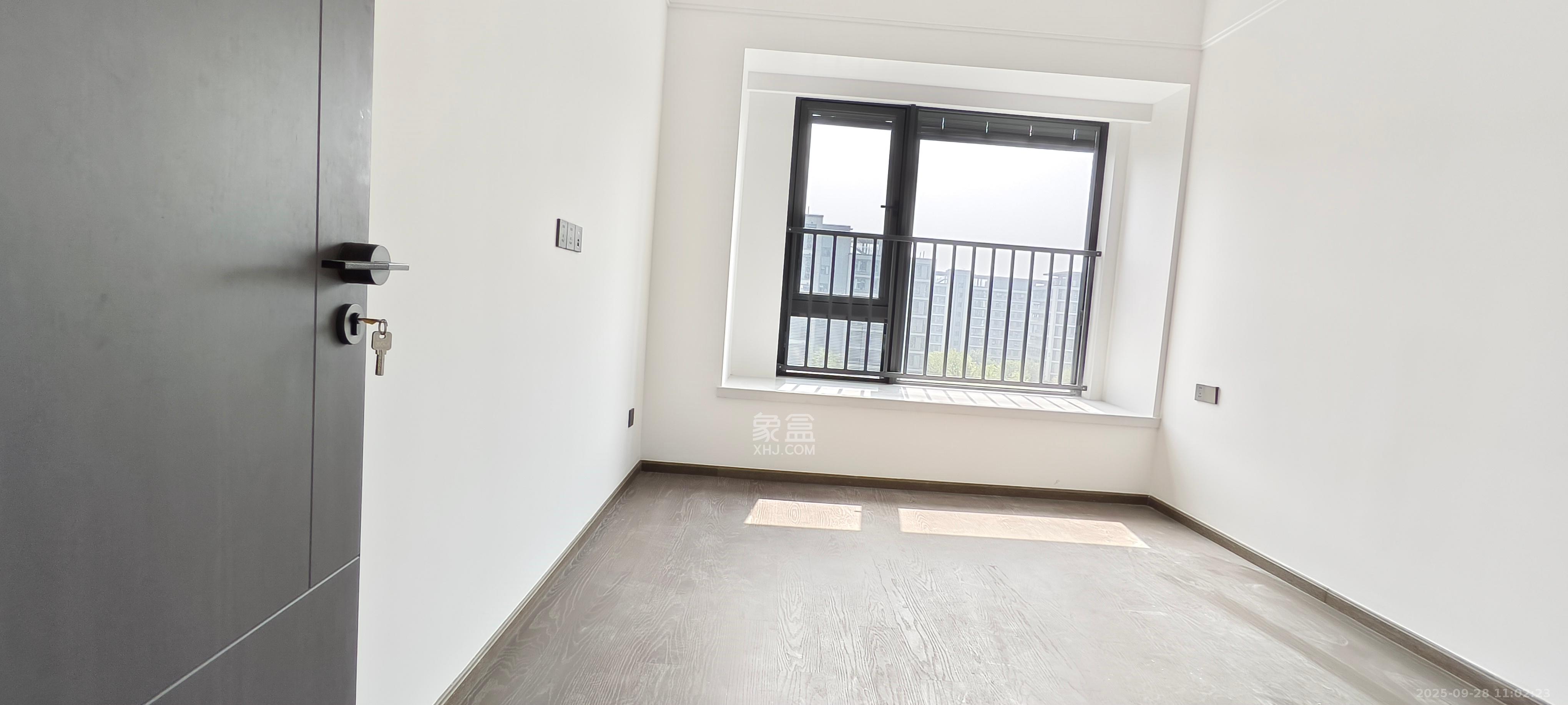 嘉臣道 4室2厅2卫 6000.0元/月 嘉臣道 4室2厅2卫 6000.0元/月室内图