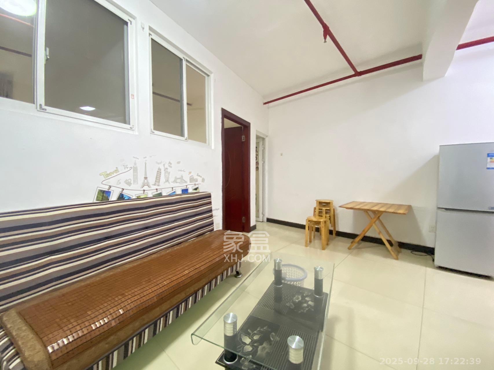 湖韵佳苑 1室1厅1卫 1500.0元/月 湖韵佳苑 1室1厅1卫 1500.0元/月室内图