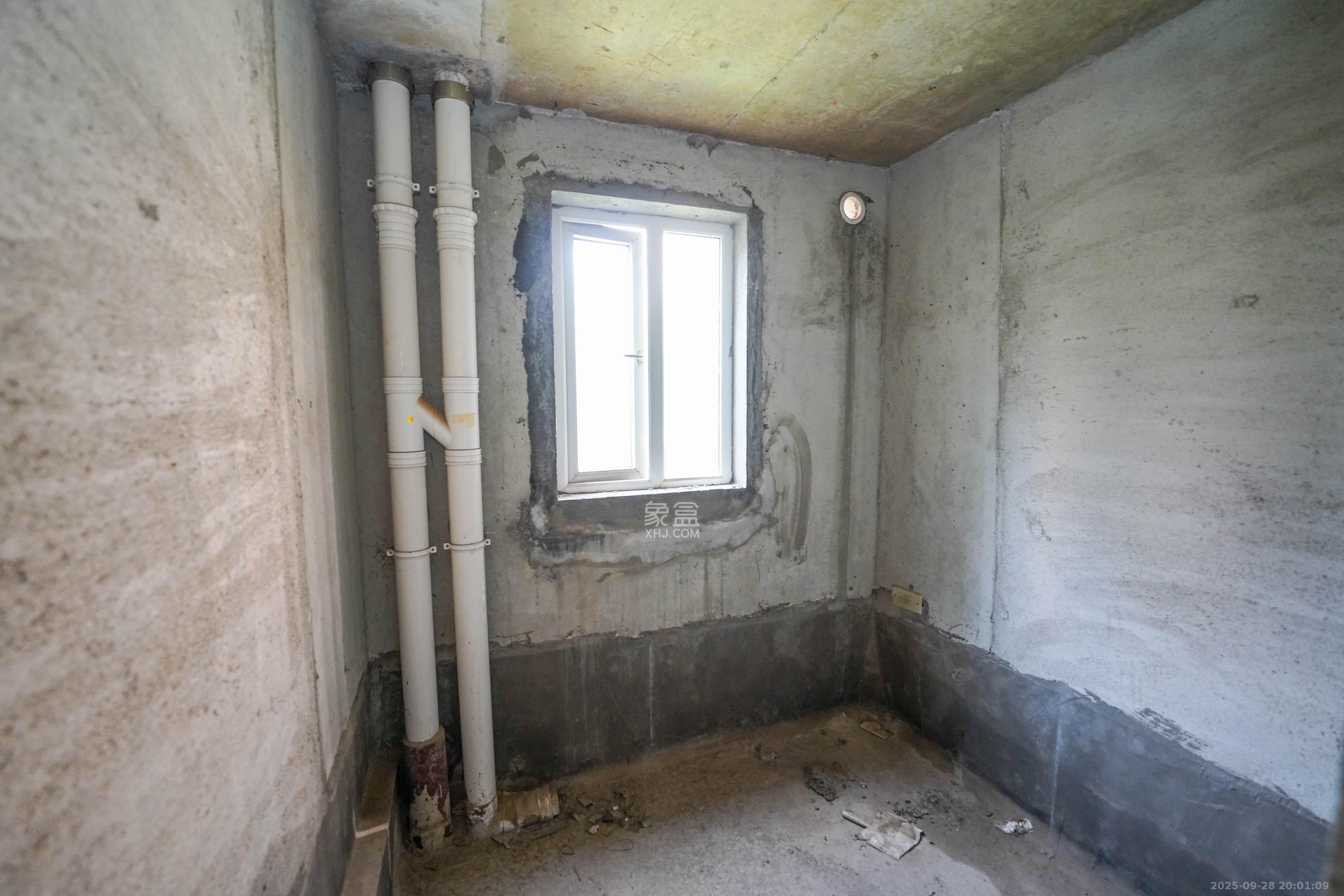 丽发新城 3室3厅2卫 85.0万 丽发新城 3室3厅2卫 85.0万卫生间