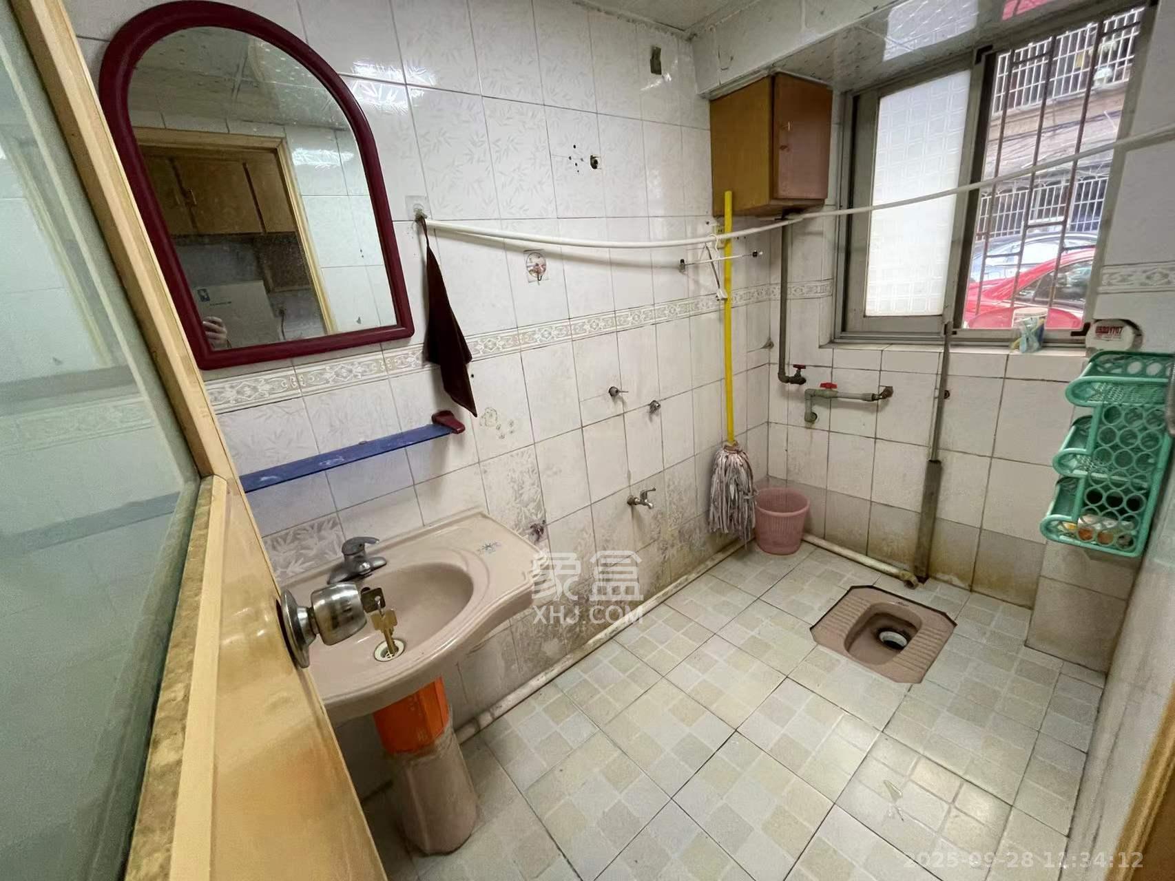 化油器厂宿舍  2室2厅1卫    1800.0元/月室内图