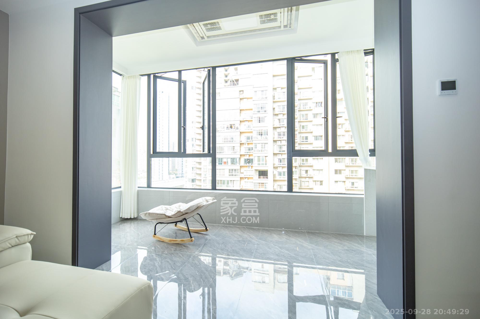 月湖兰庭  4室2厅1卫    126.8万阳台