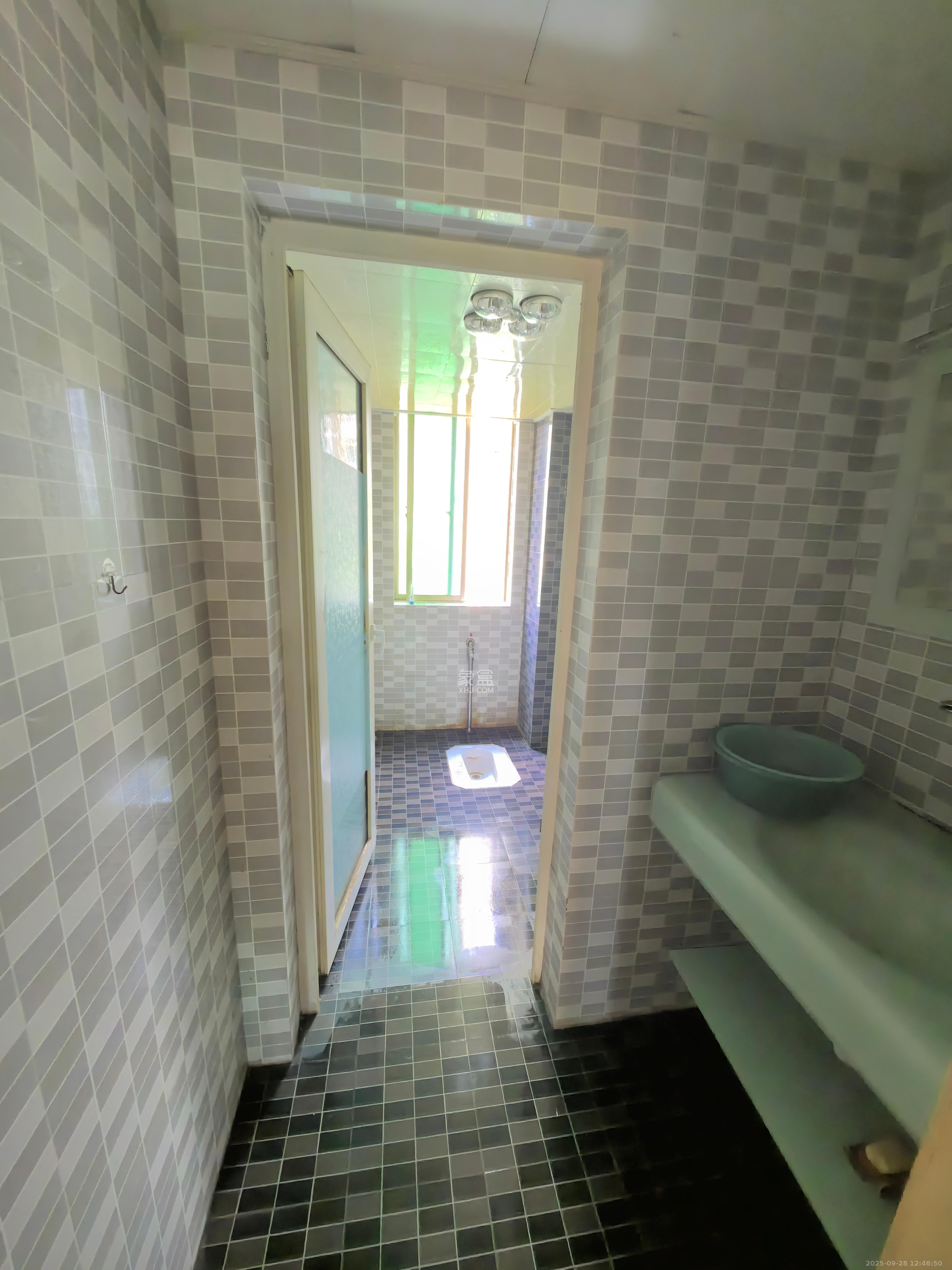 麓谷加州阳光  1室2厅2卫    2500.0元/月室内图