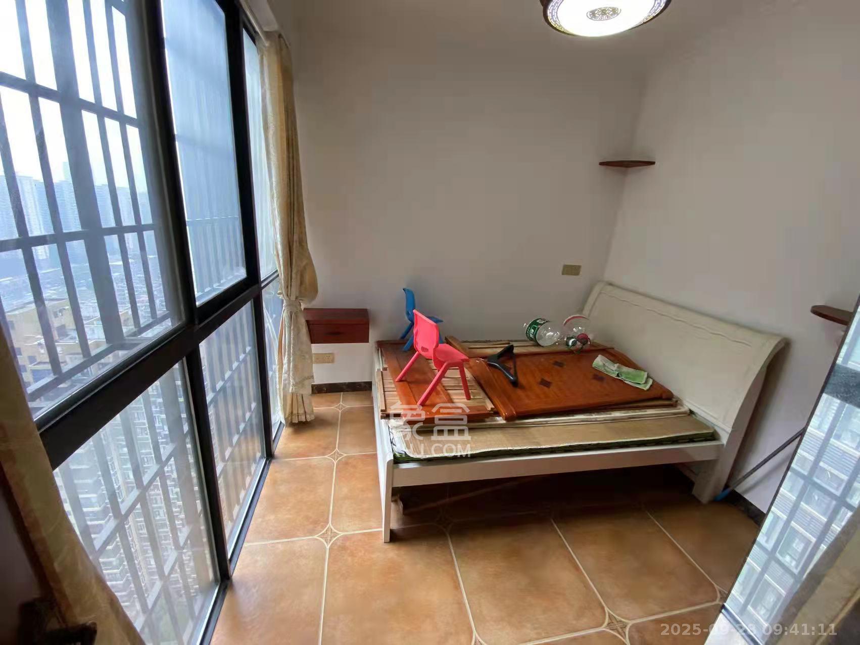 金鼎公园尚  4室2厅2卫    2600.0元/月室内图