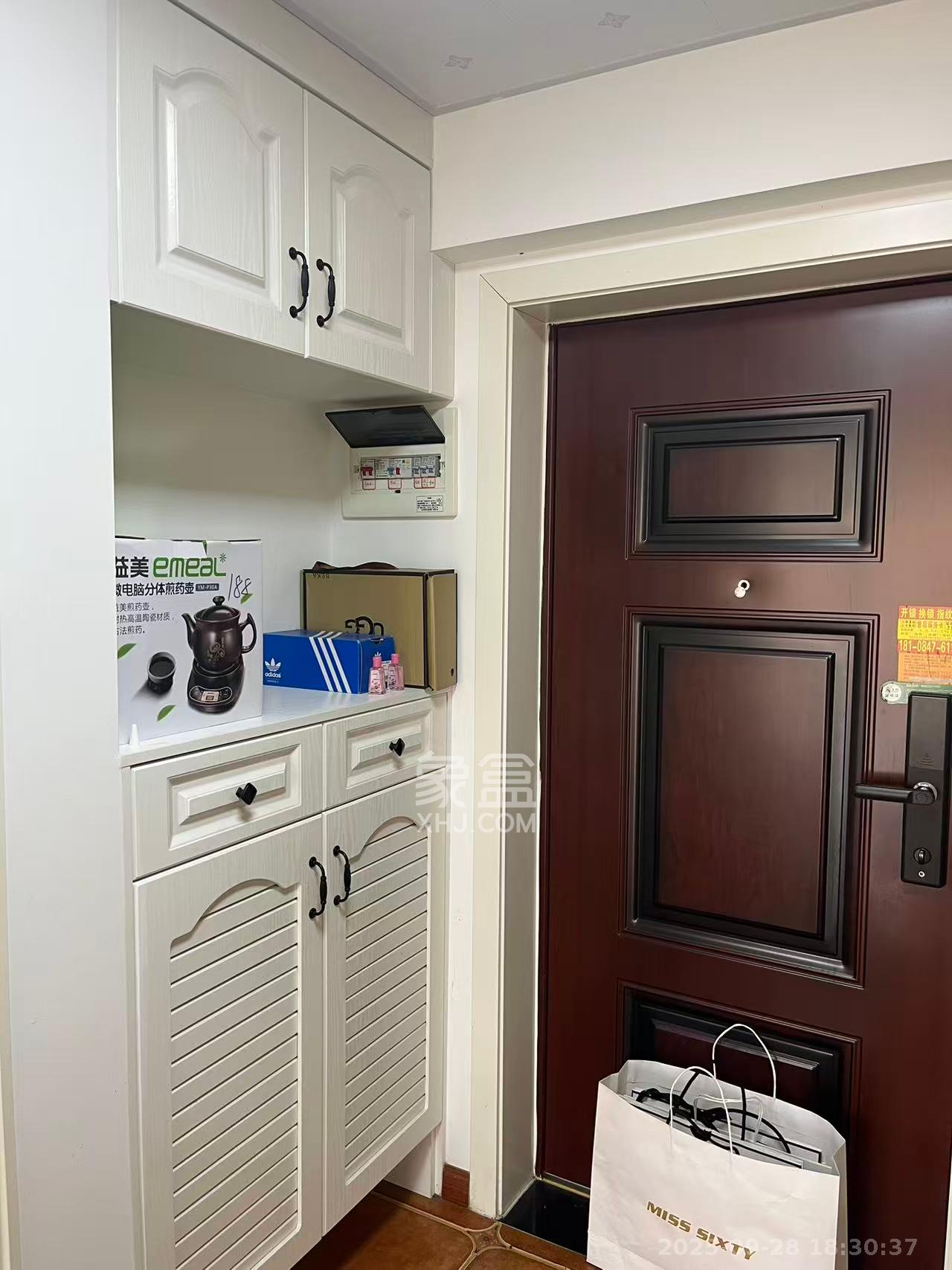 鑫远玲珑 1室1厅1卫 1600.0元/月 鑫远玲珑 1室1厅1卫 1600.0元/月室内图