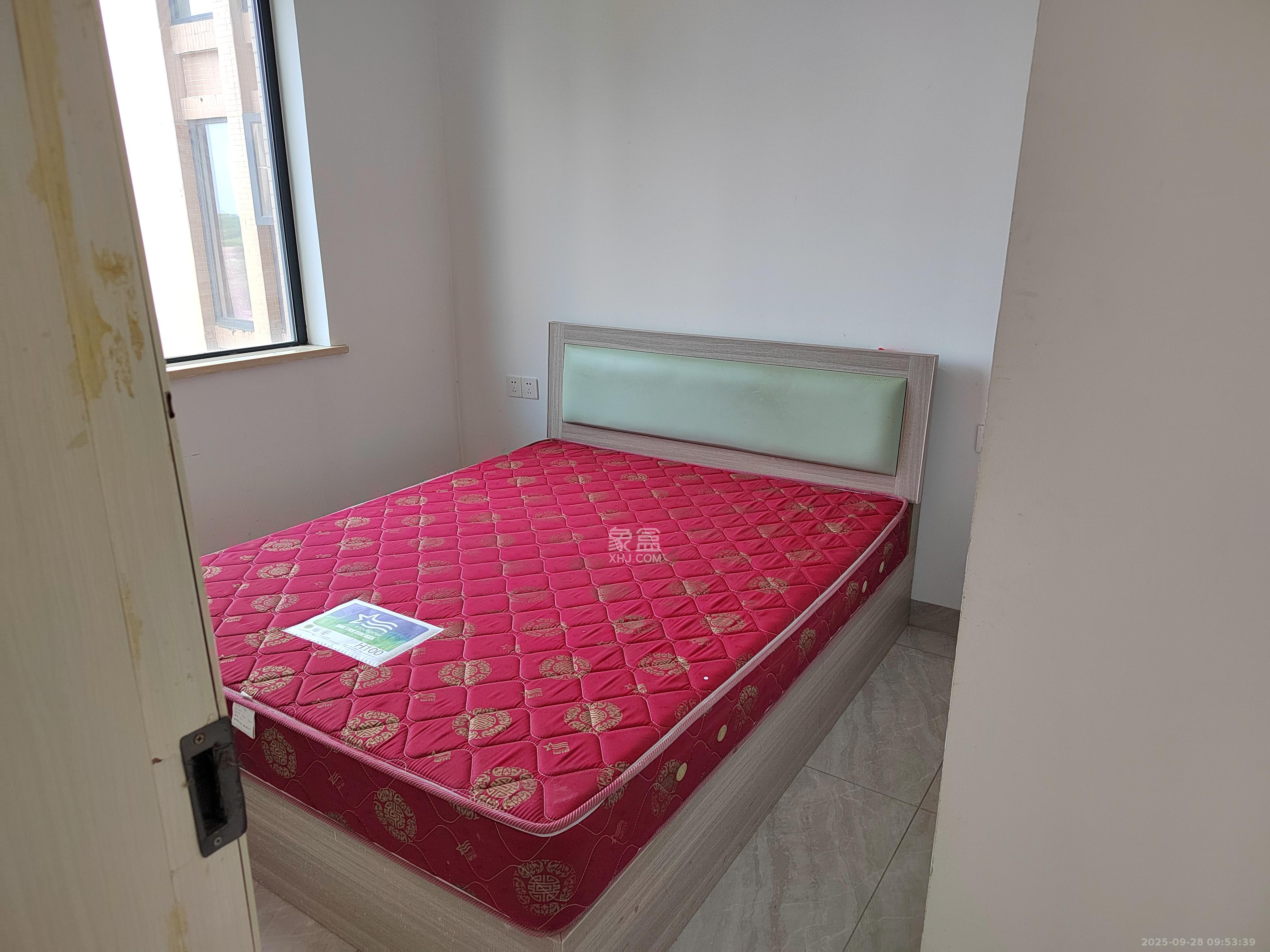 天悦和苑一期 1室2厅1卫 1600.0元/月 天悦和苑一期 1室2厅1卫 1600.0元/月室内图