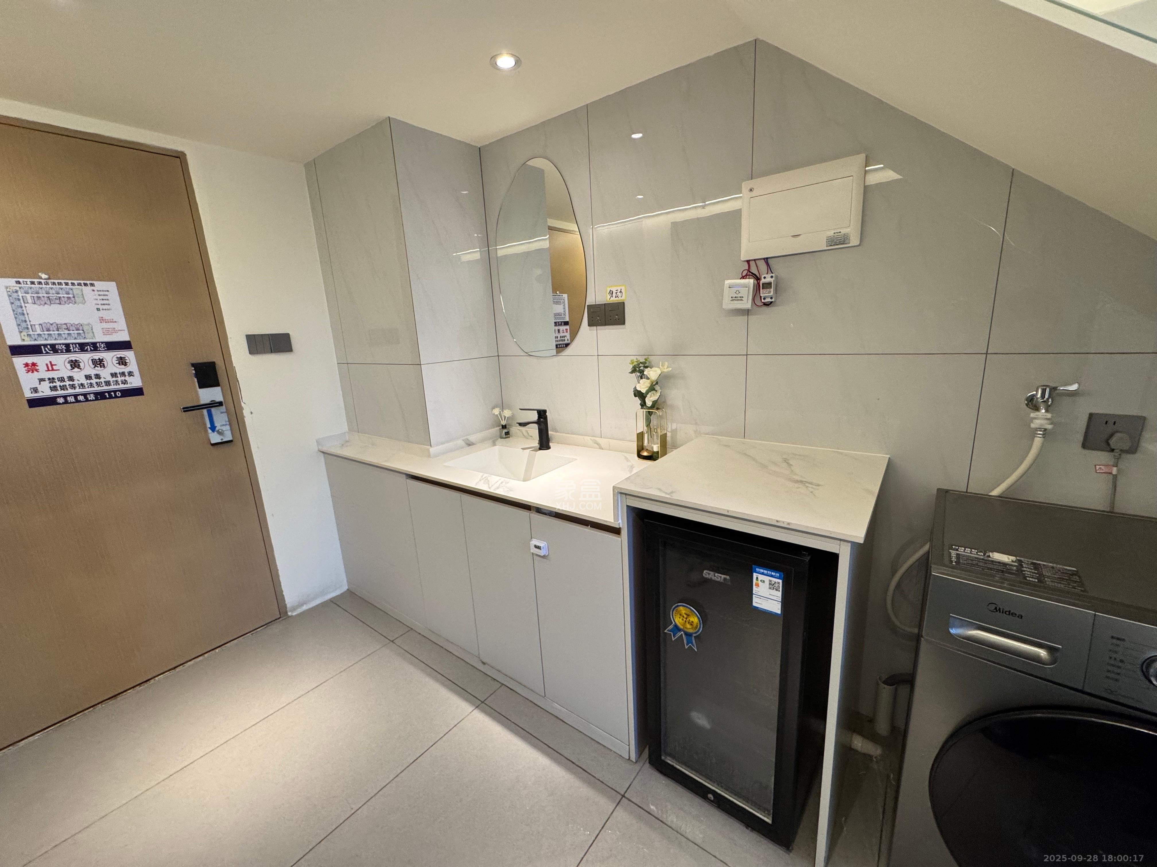 珠江花城好世界  1室1厅1卫    2200.0元/月 珠江花城好世界  1室1厅1卫    2200.0元/月室内图