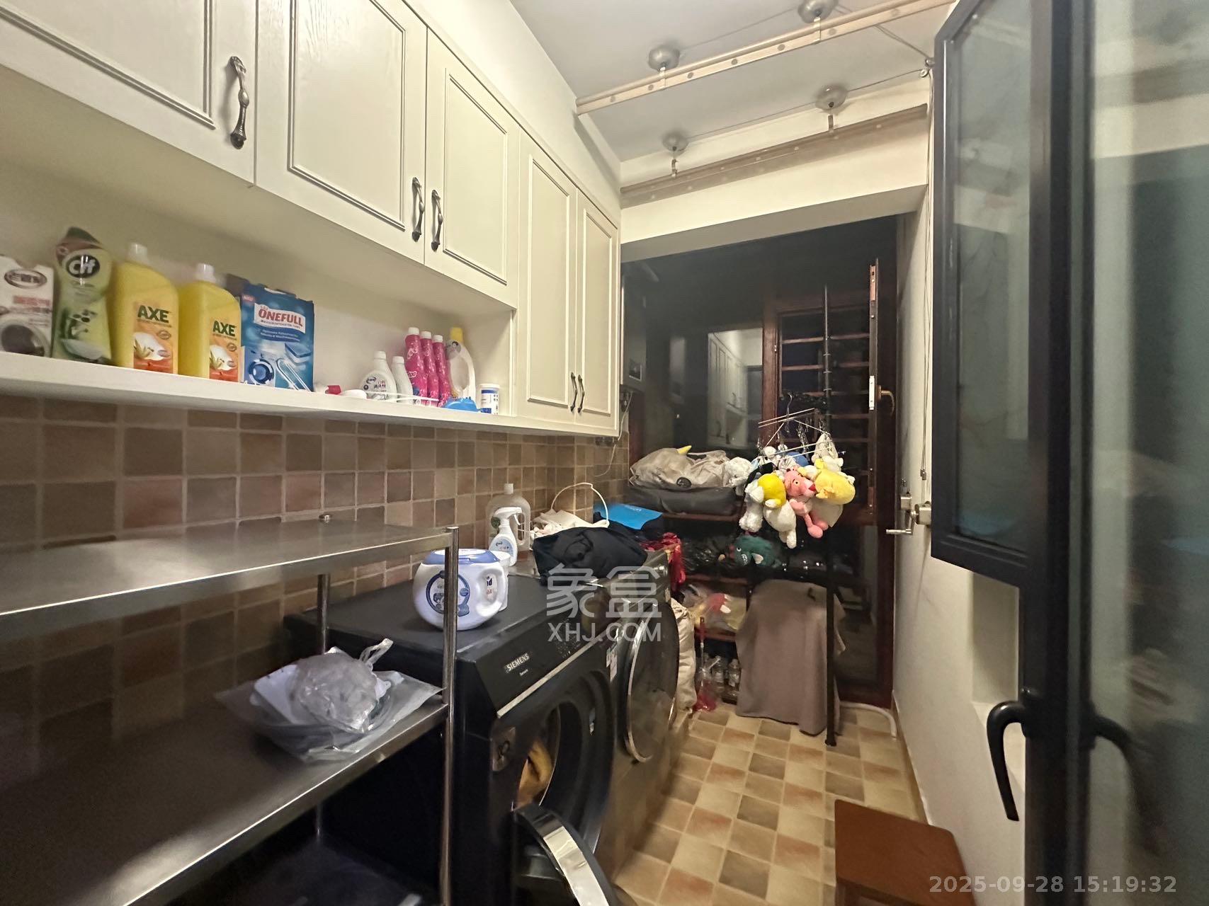 荣悦台 3室2厅1卫 5000.0元/月 荣悦台 3室2厅1卫 5000.0元/月室内图