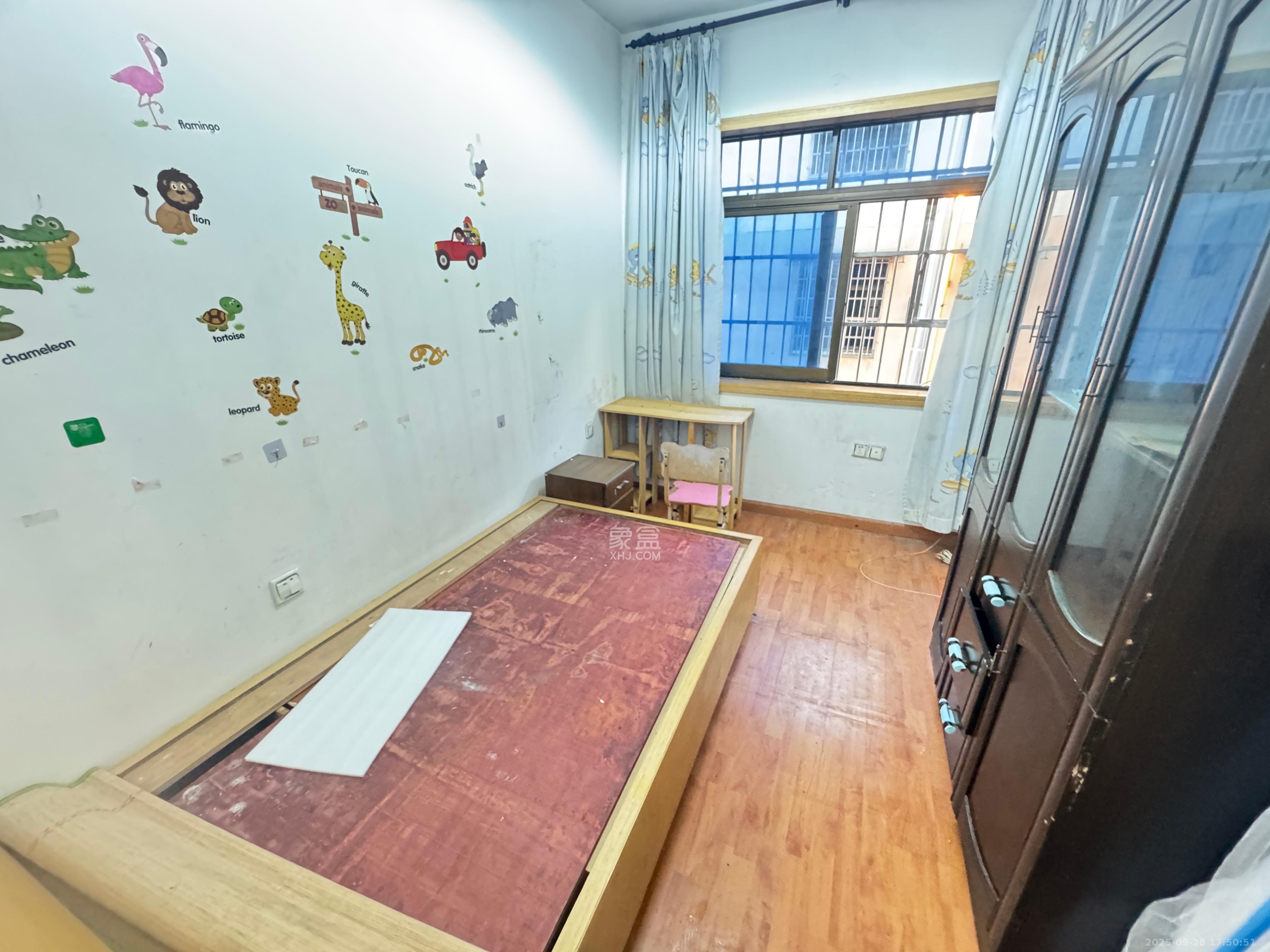 汽车西站商贸城(河西望城坡) 4室2厅1卫 1500.0元/月 汽车西站商贸城(河西望城坡) 4室2厅1卫 1500.0元/月室内图