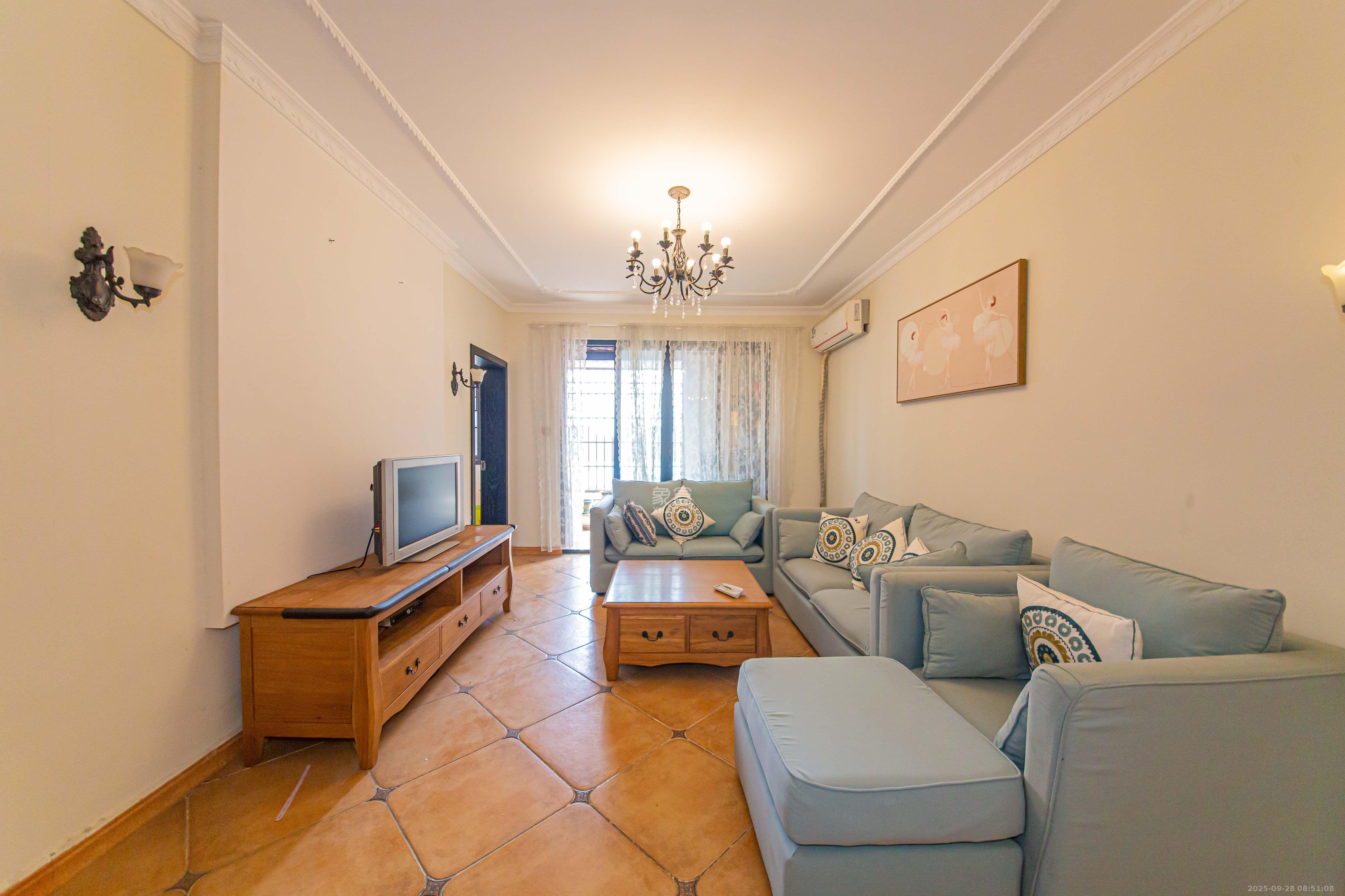 中信凯旋城（中信新城四期）  2室2厅1卫    2100.0元/月室内图