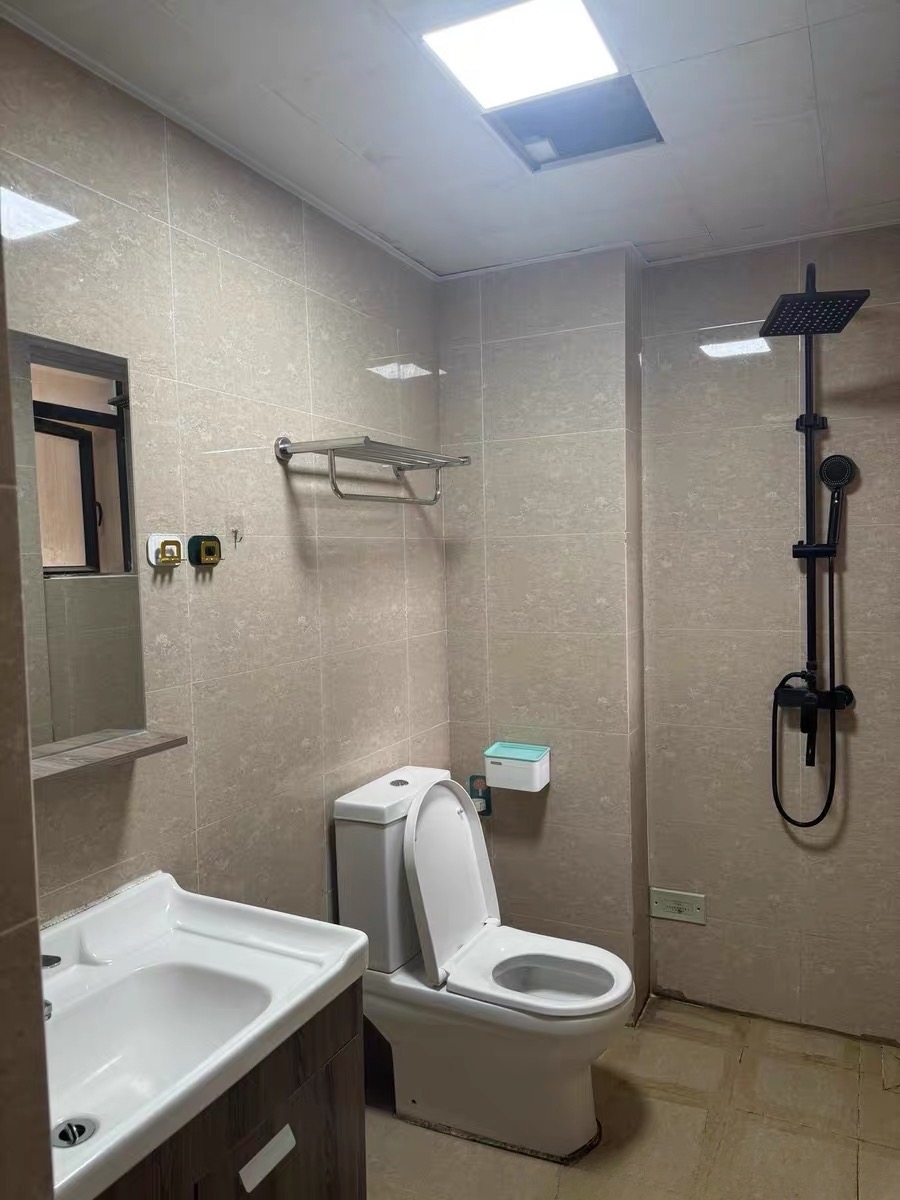 粤泰滨江花园 1室0厅1卫 1600.0元/月 粤泰滨江花园 1室0厅1卫 1600.0元/月室内图