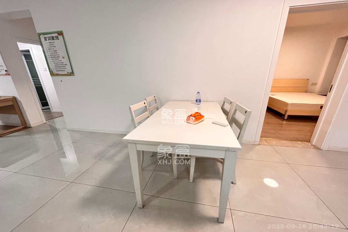 五矿万境蓝山  3室2厅2卫    2300.0元/月 五矿万境蓝山  3室2厅2卫    2300.0元/月室内图