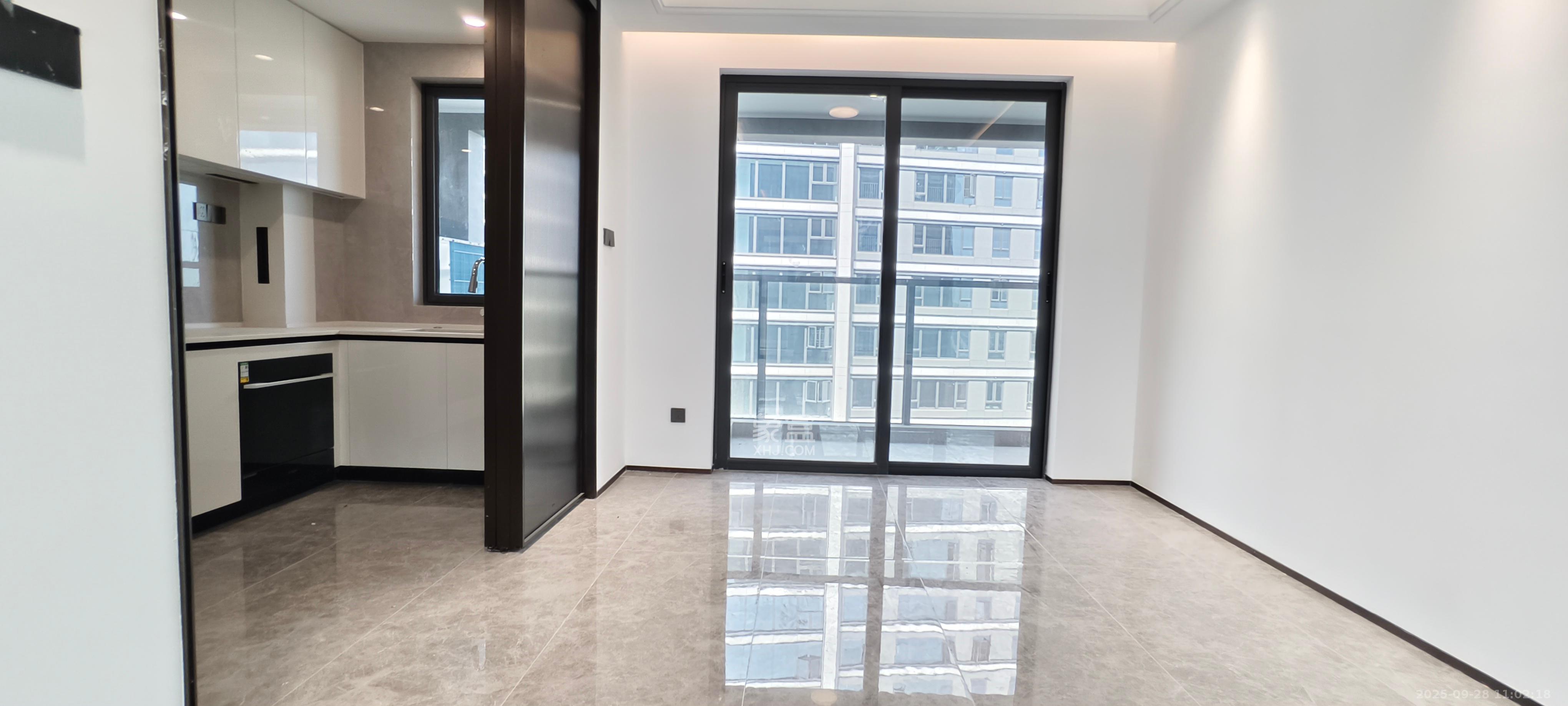 嘉臣道 4室2厅2卫 6000.0元/月 嘉臣道 4室2厅2卫 6000.0元/月室内图