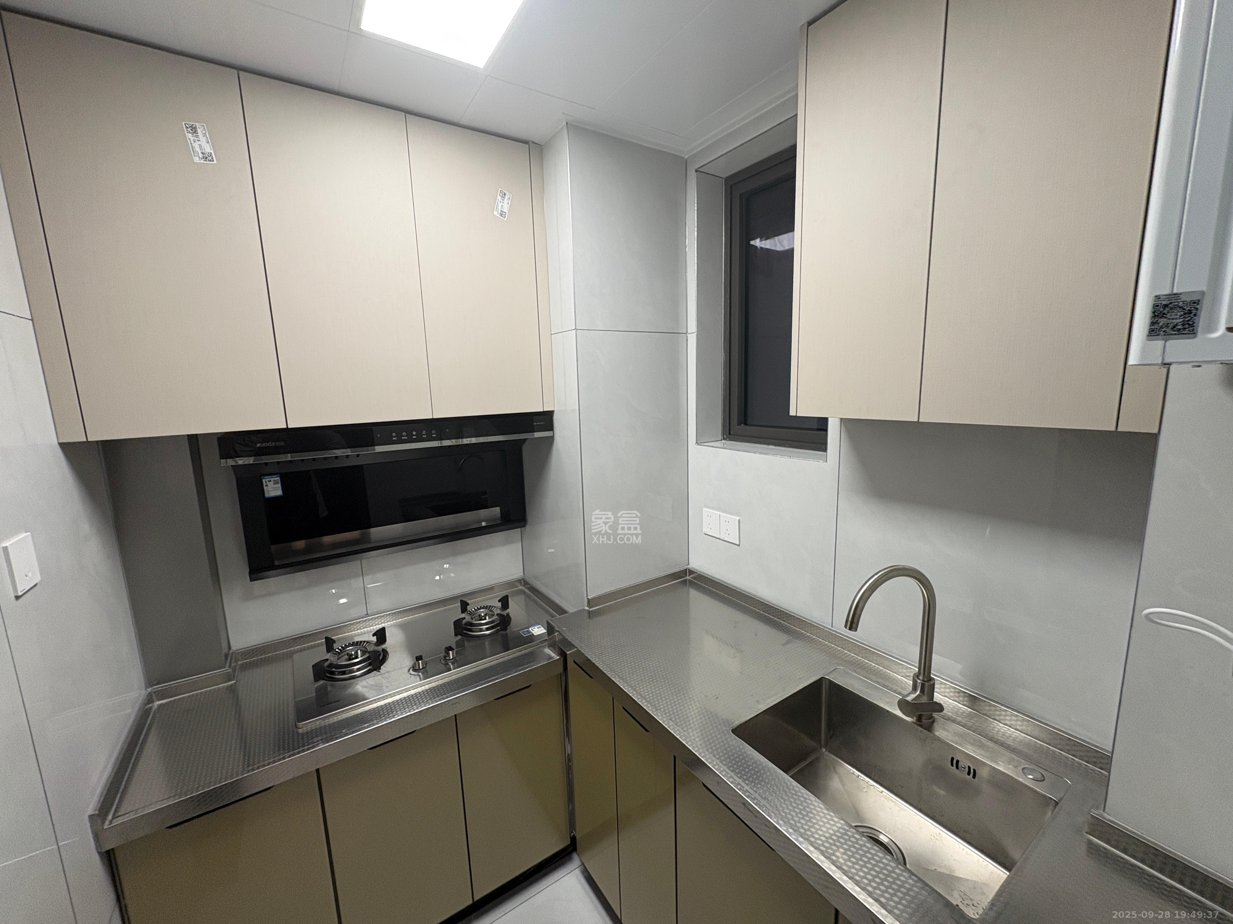 嘉雨兴园 1室1厅1卫 1800.0元/月 嘉雨兴园 1室1厅1卫 1800.0元/月室内图