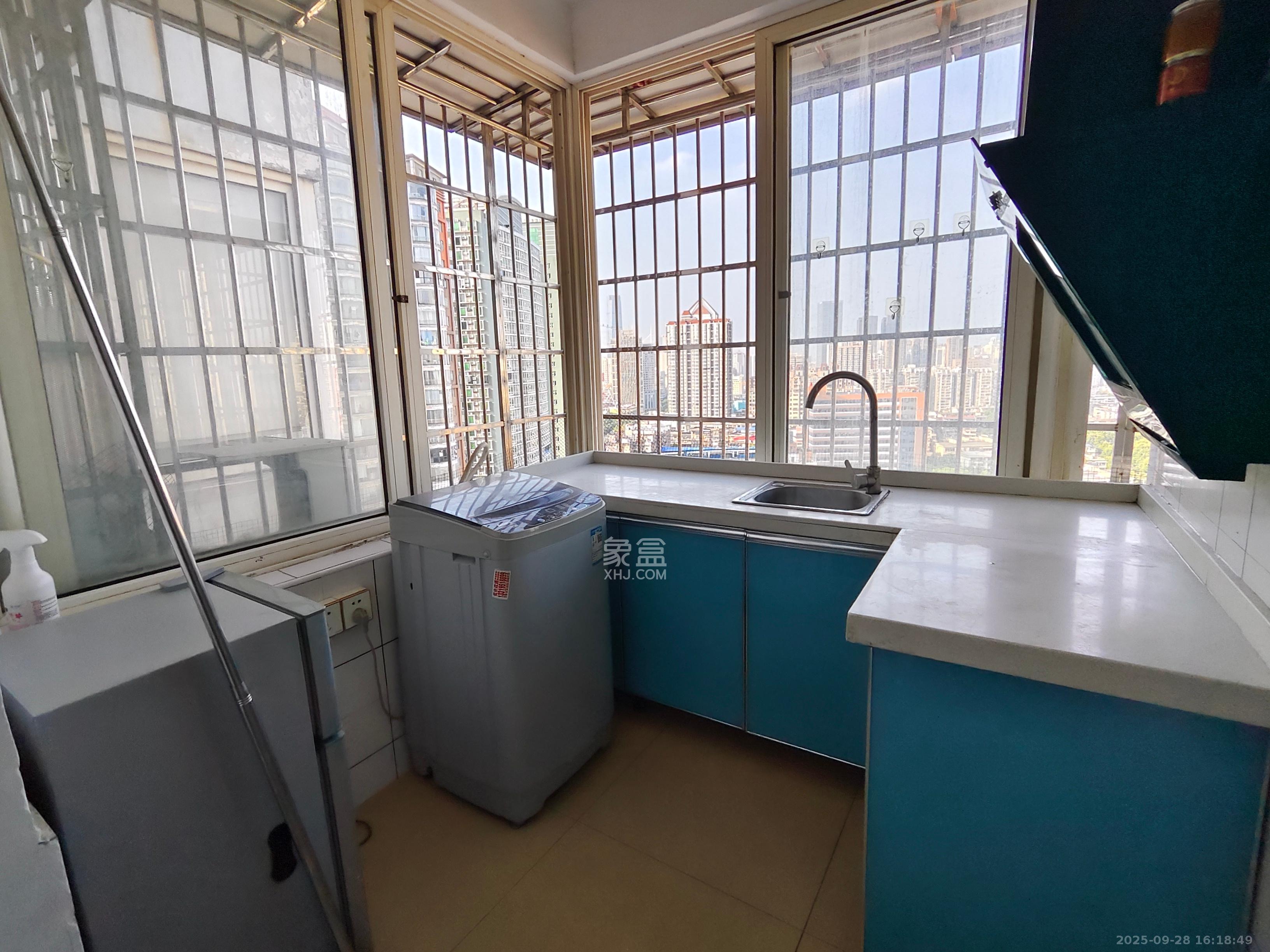 开宇大厦  1室2厅1卫    1550.0元/月 开宇大厦  1室2厅1卫    1550.0元/月