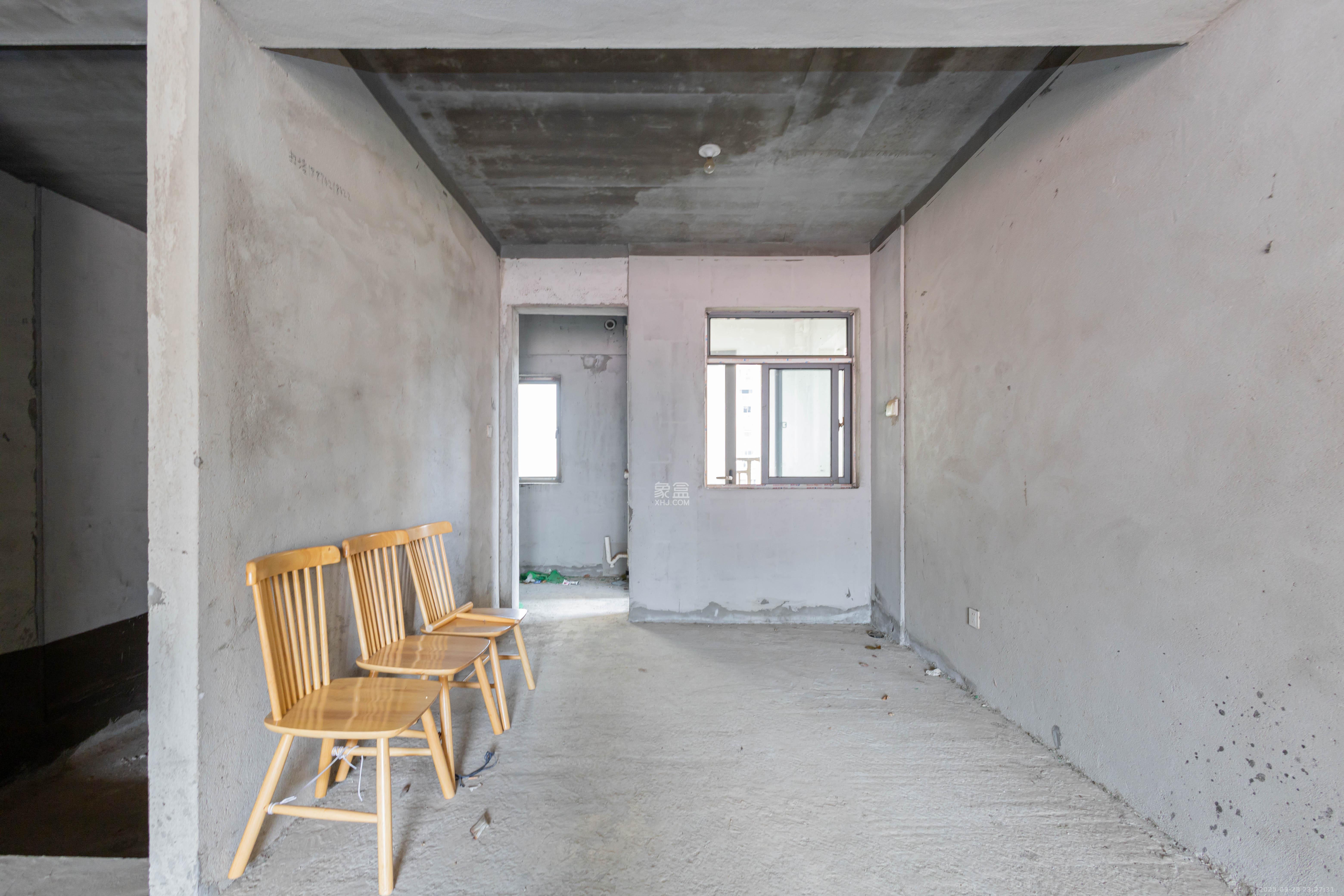 中交中央公园D4区  3室2厅2卫    110.0万 中交中央公园D4区  3室2厅2卫    110.0万客厅