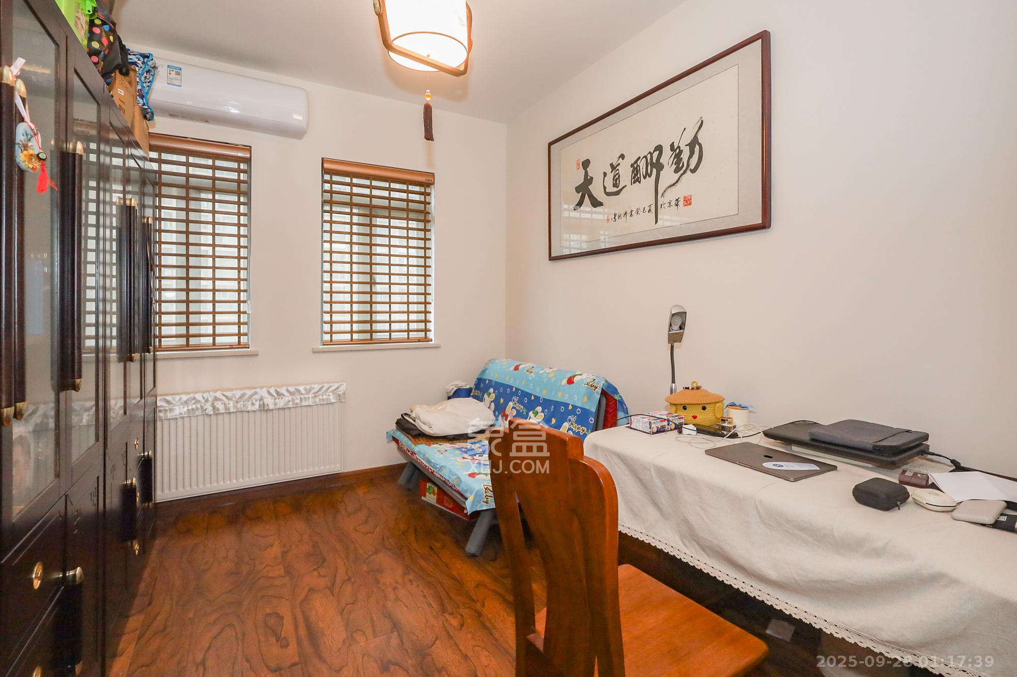 八方小区C区 4室2厅2卫 500.0万 八方小区C区 4室2厅2卫 500.0万卧室