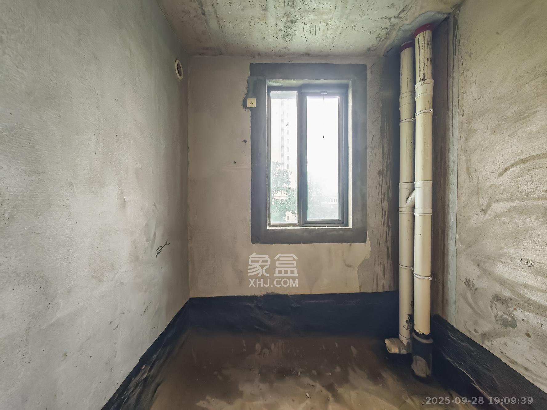 湘诚德峰小区B区  4室2厅2卫    110.8万卫生间