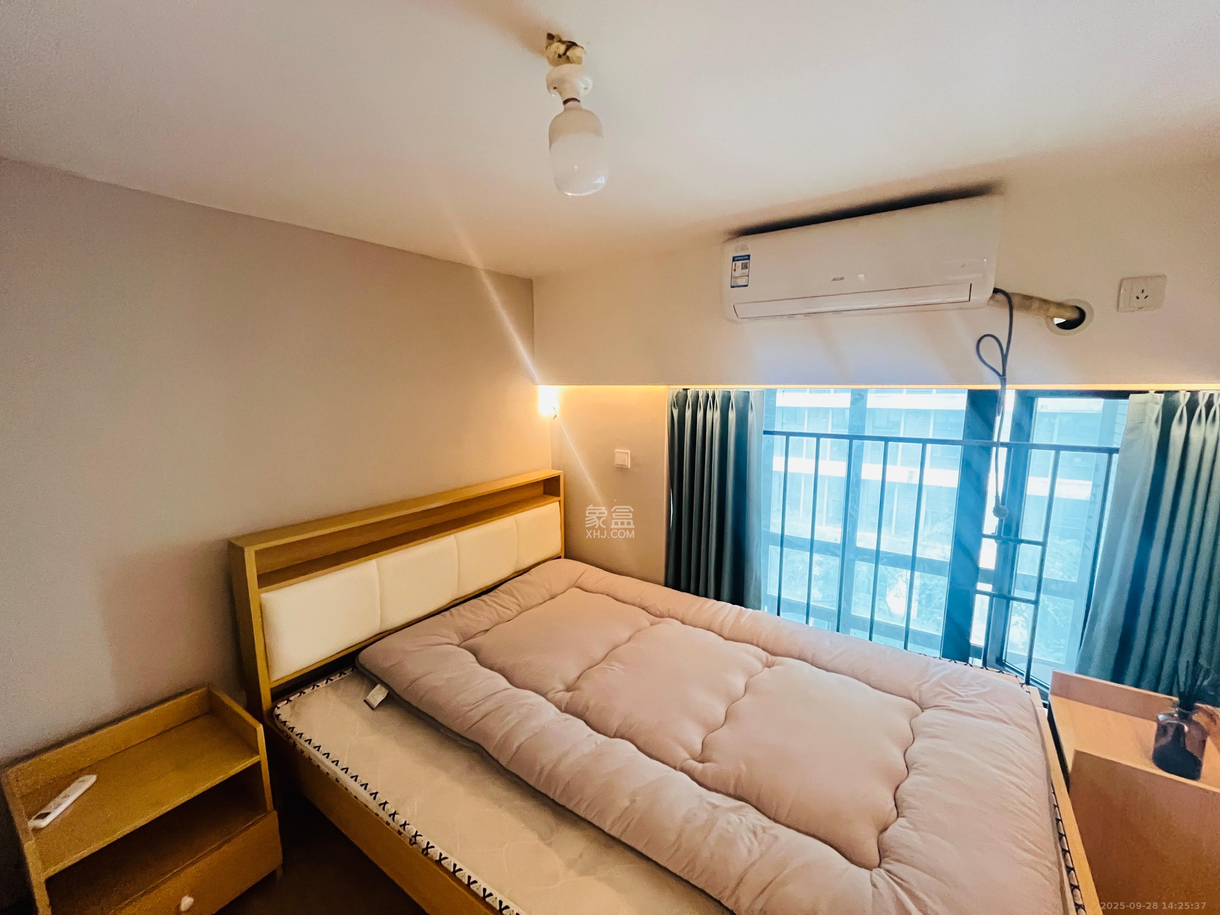 时代年华 1室1厅1卫 1300.00元/月 时代年华 1室1厅1卫 1300.00元/月室内图