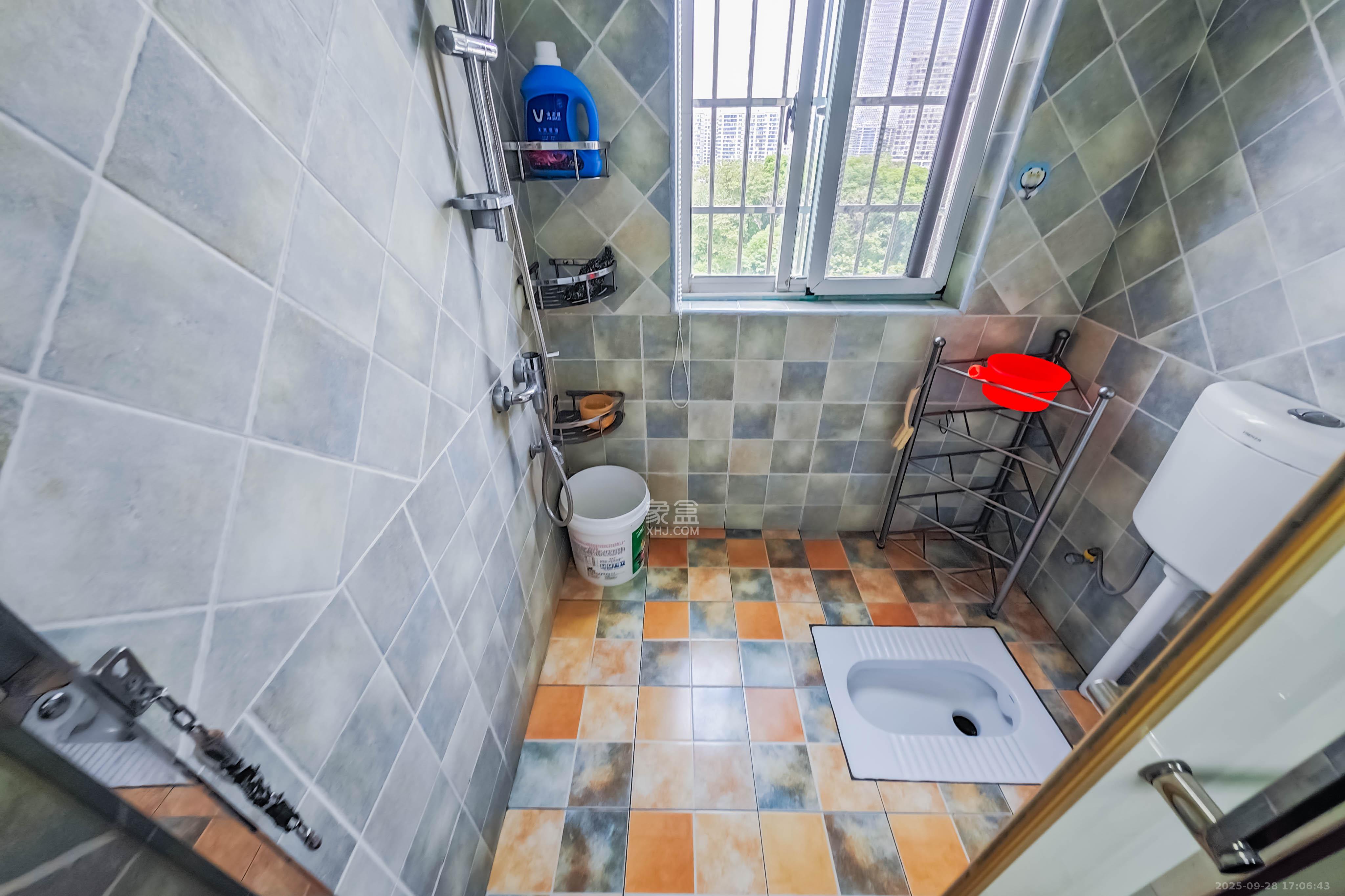 雅致名园  3室2厅2卫    228.0万卫生间