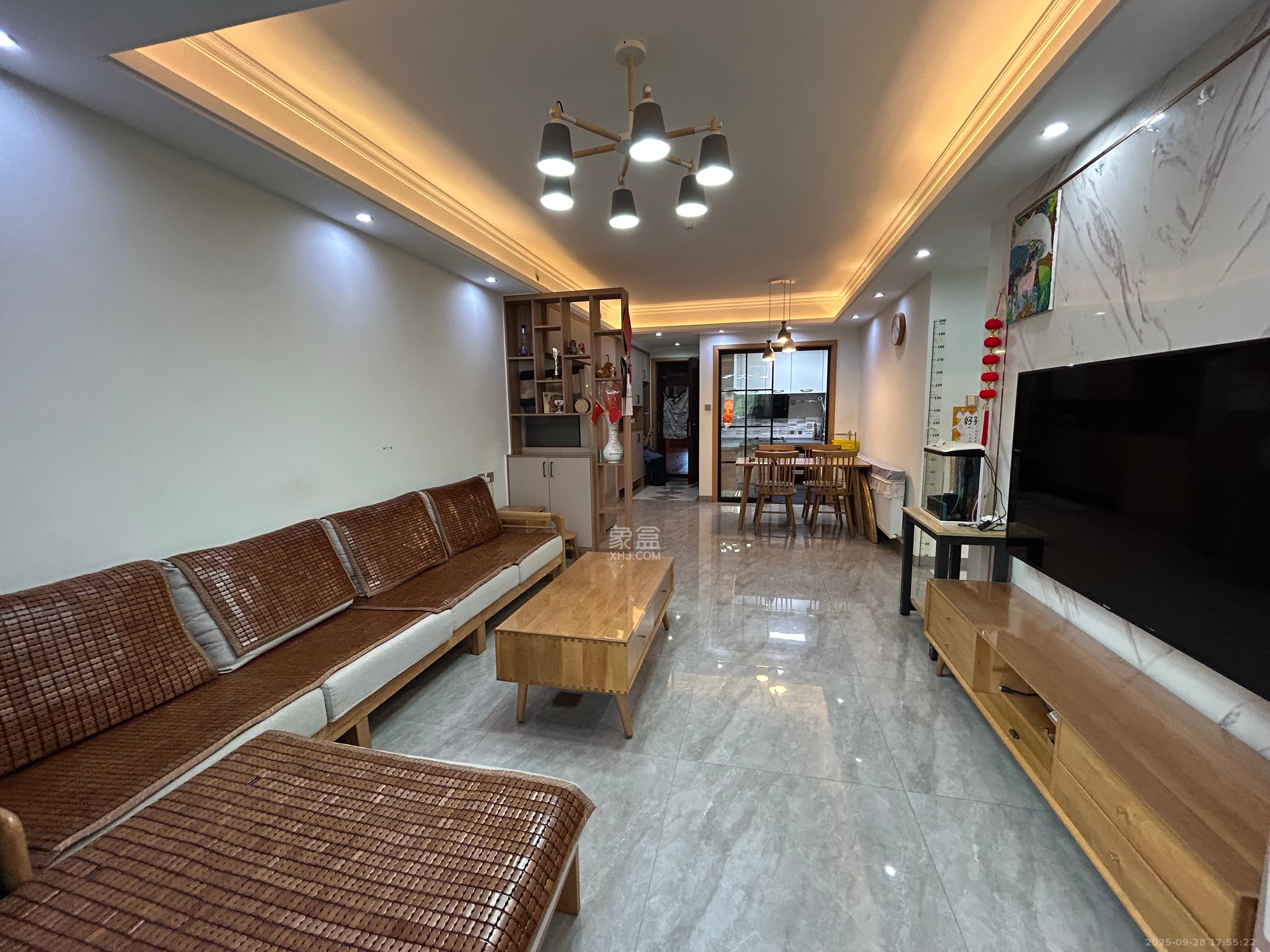 卓越浅水湾  3室2厅2卫    3500.0元/月