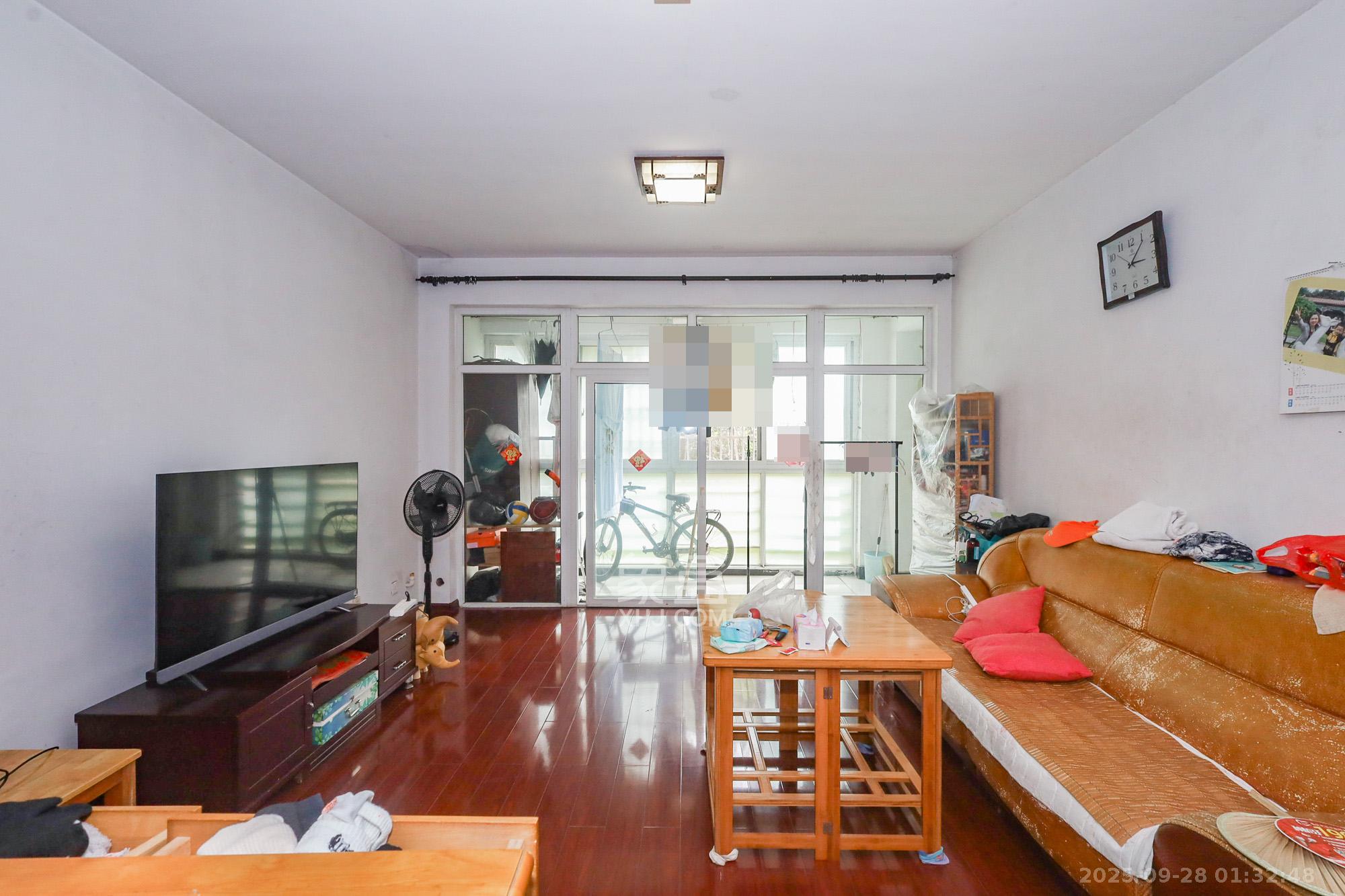 八方小区A区  3室2厅2卫    460.0万 八方小区A区  3室2厅2卫    460.0万