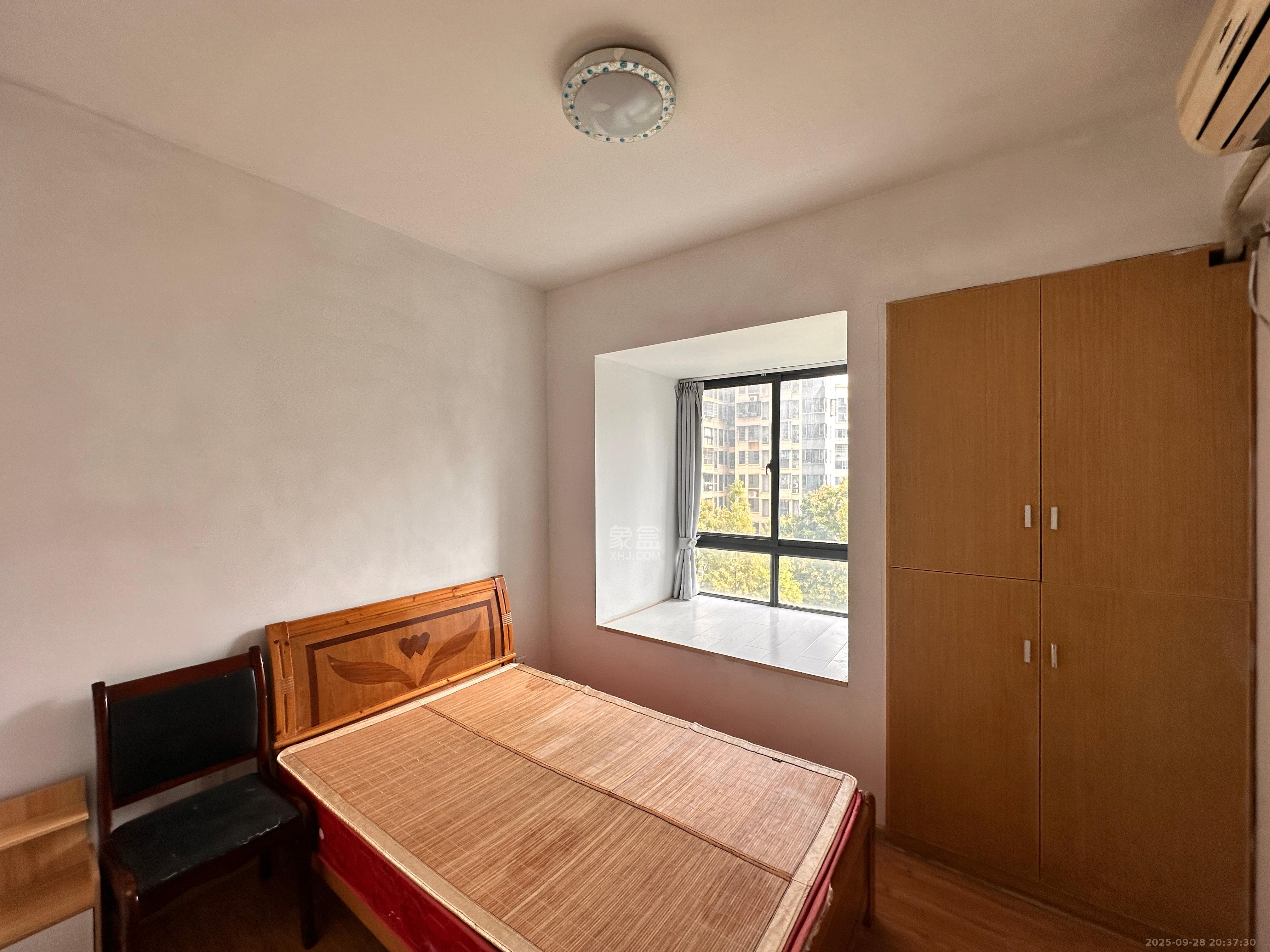 保利麓谷林语A区 3室2厅1卫 2300.0元/月 保利麓谷林语A区 3室2厅1卫 2300.0元/月室内图