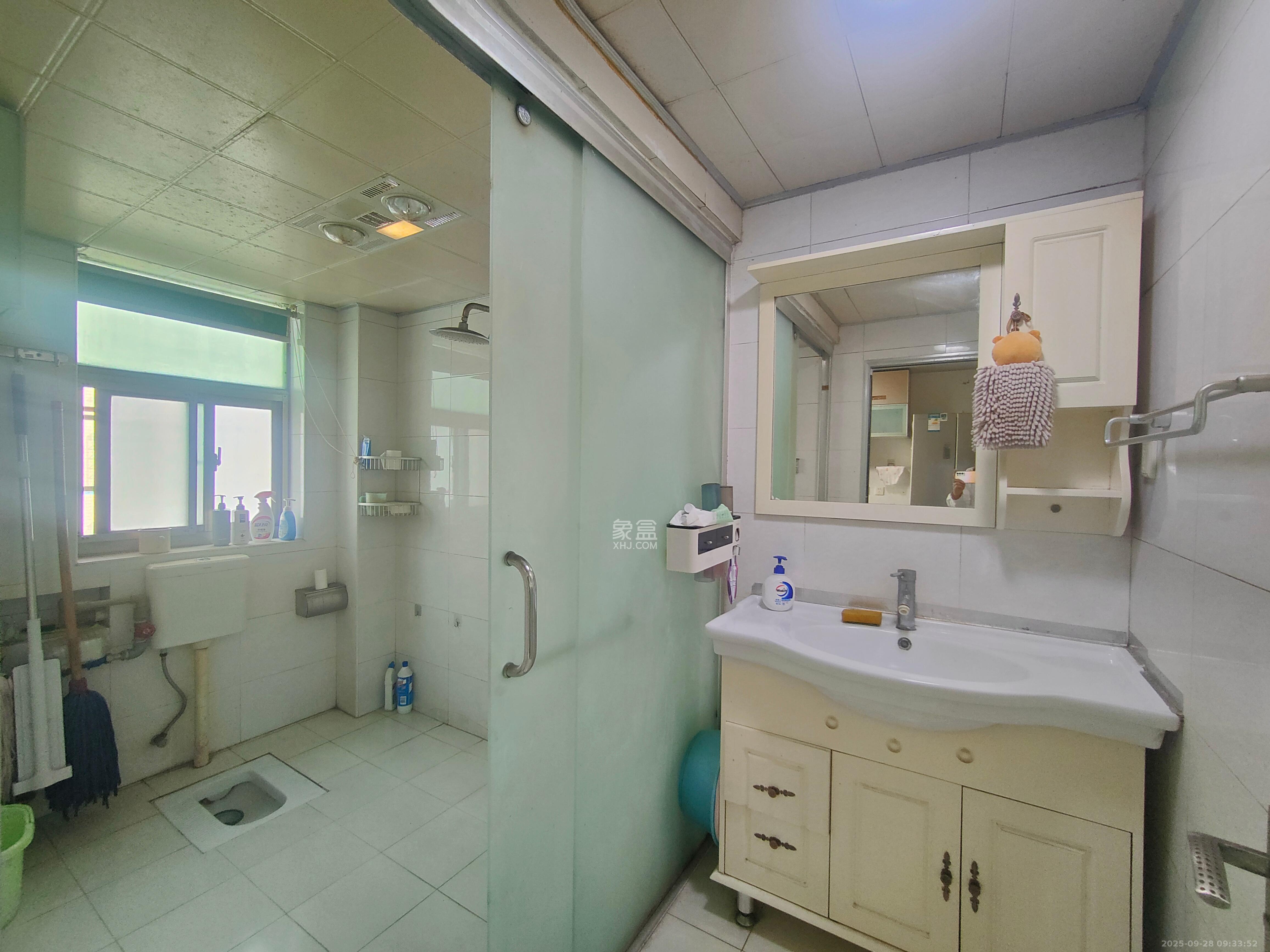 西城公寓 4室2厅2卫 2400.0元/月 西城公寓 4室2厅2卫 2400.0元/月室内图