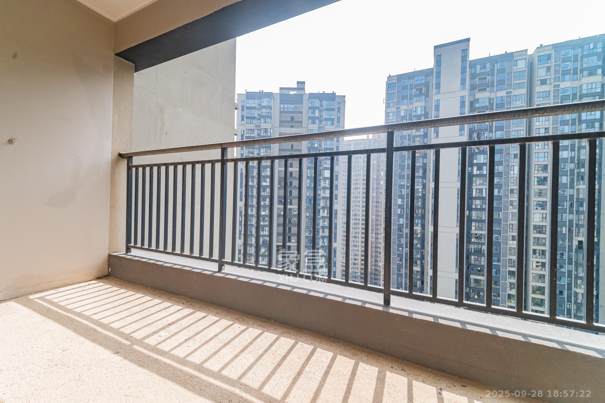 中建悦和城  4室2厅2卫    138.0万其他