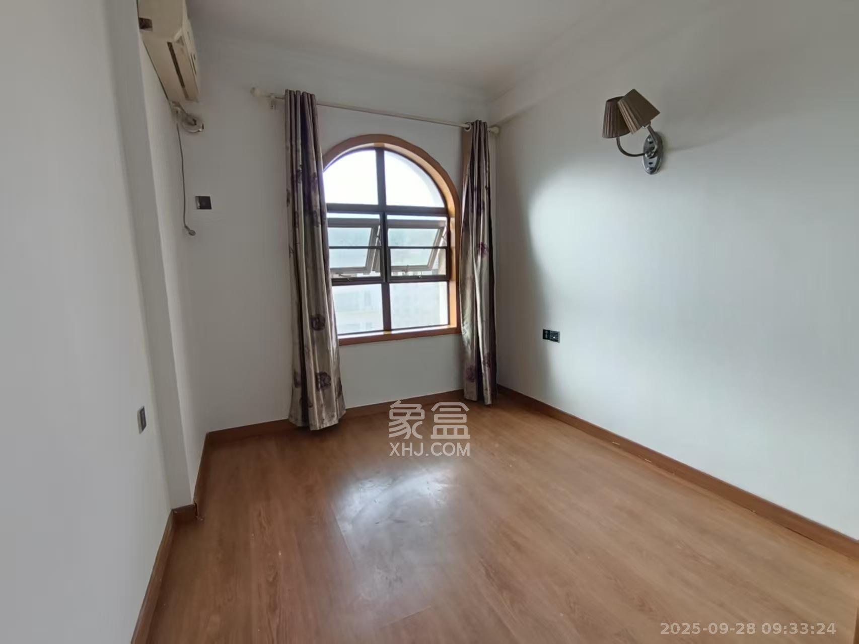 米兰春天 3室2厅1卫 2000.0元/月 米兰春天 3室2厅1卫 2000.0元/月室内图