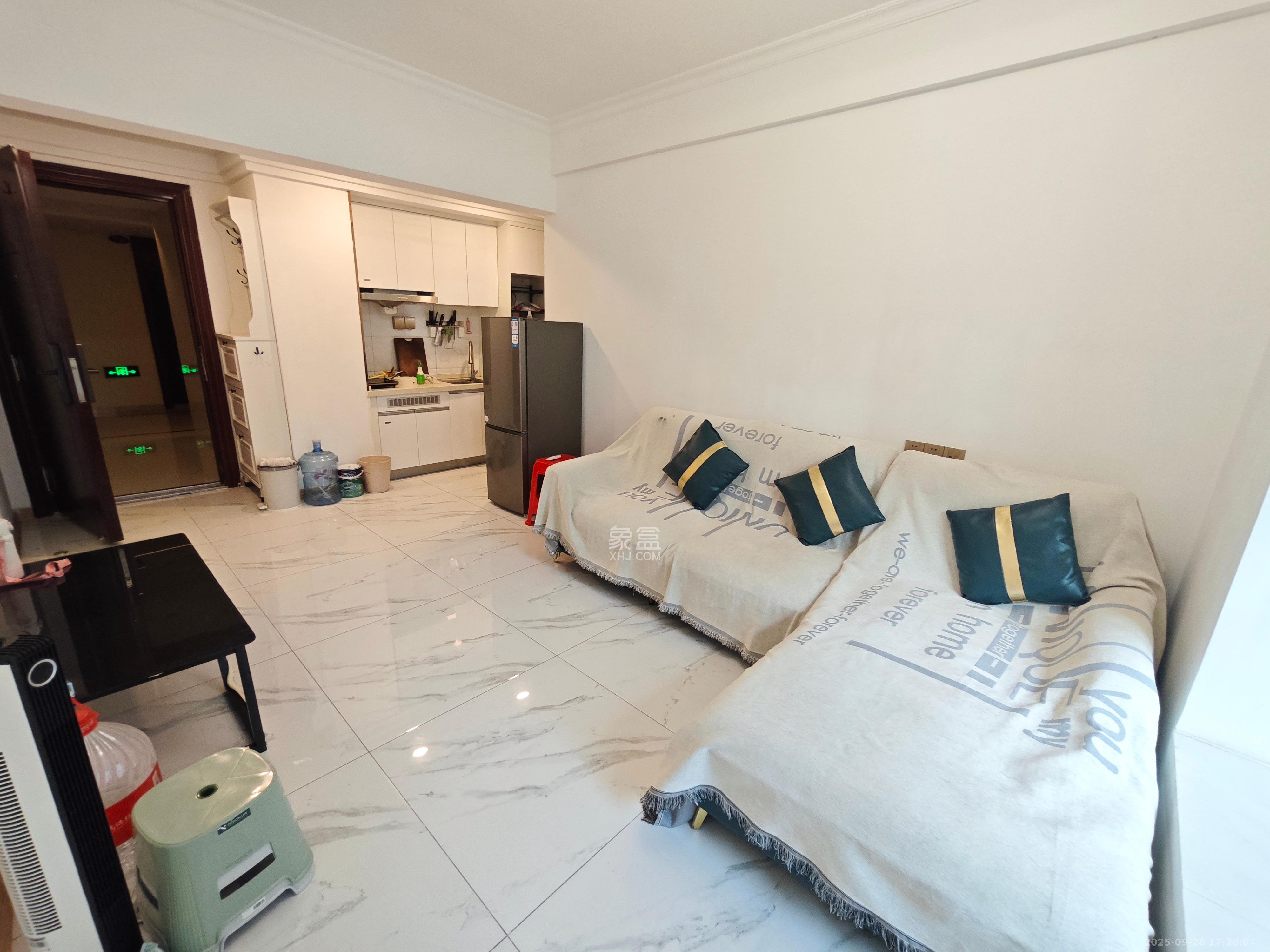 碧桂园城市之光  1室2厅1卫    2200.0元/月室内图