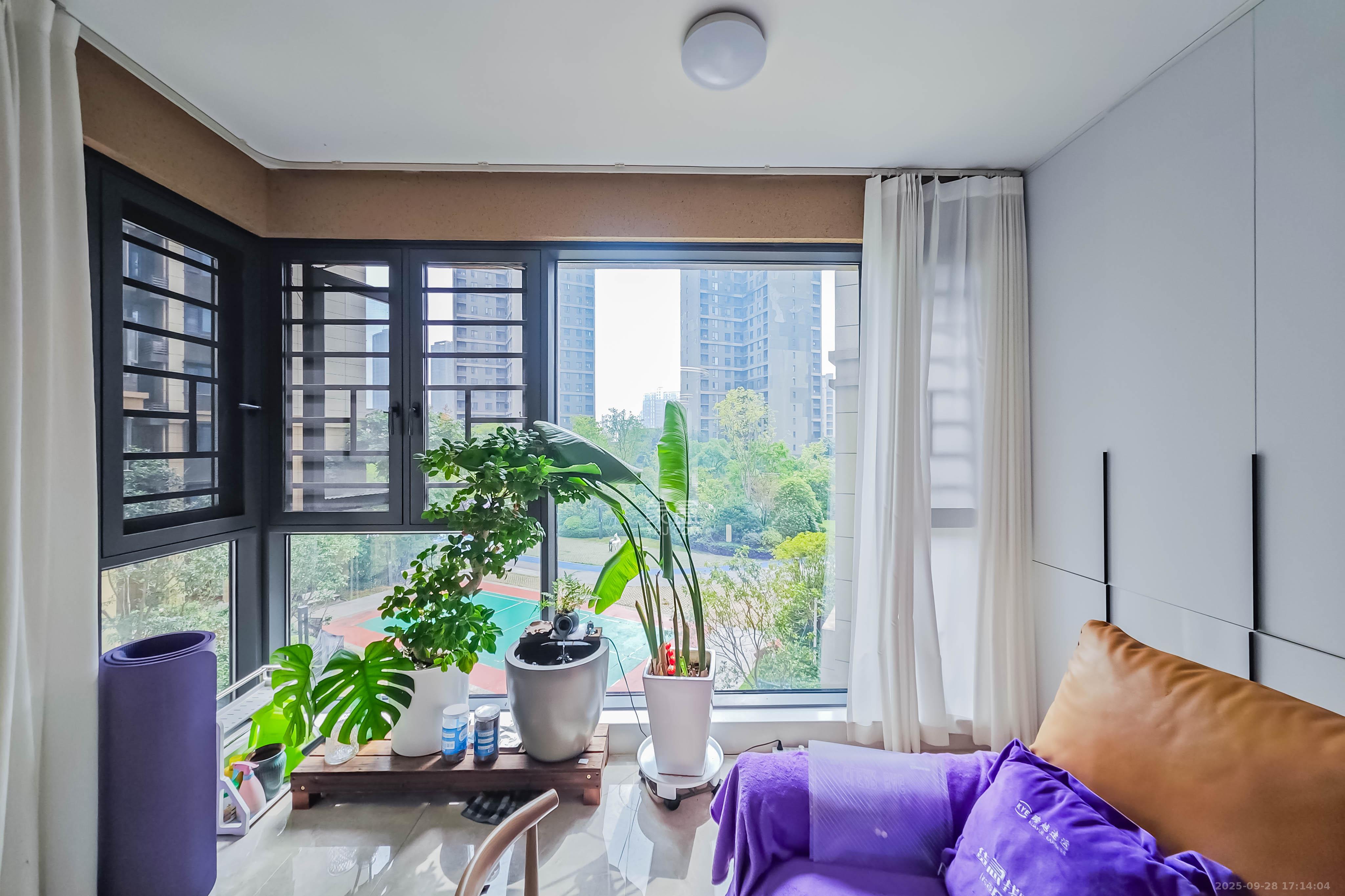 保利茉莉公馆  4室2厅2卫    182.0万阳台