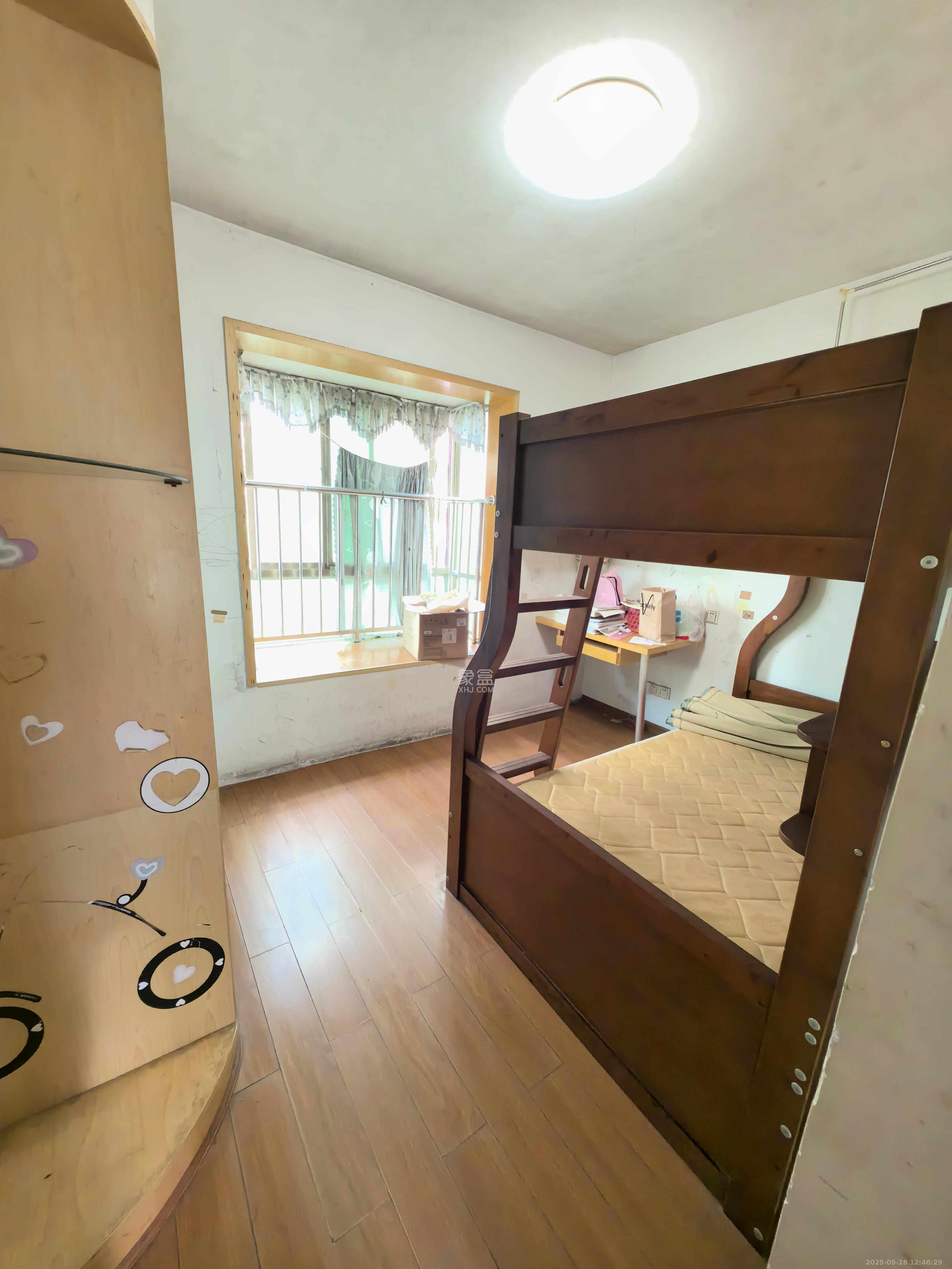 麓谷加州阳光  1室2厅2卫    2500.0元/月室内图