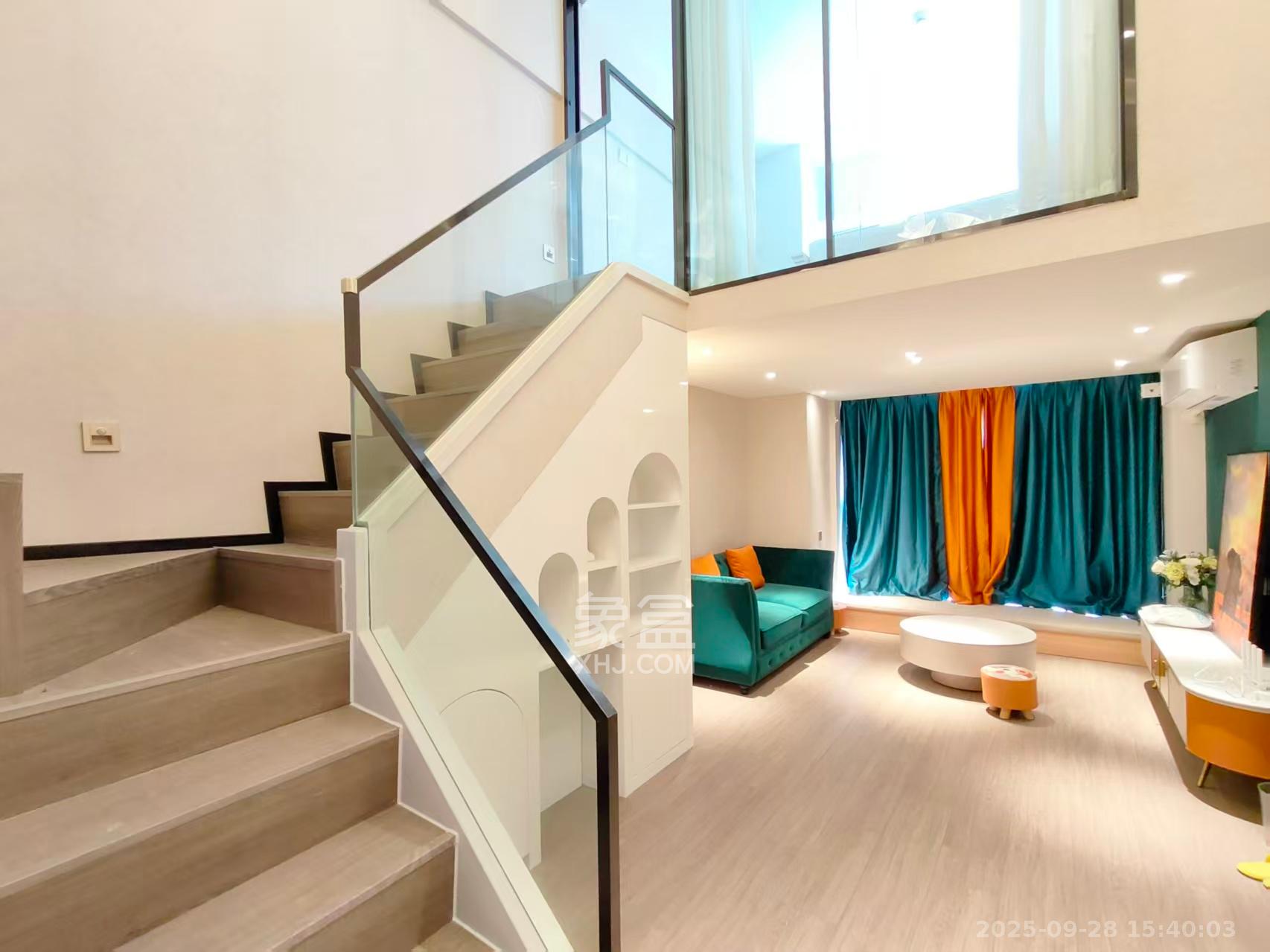 中一鲲出(鲲鹏府) 2室2厅1卫 2800.0元/月 中一鲲出(鲲鹏府) 2室2厅1卫 2800.0元/月室内图