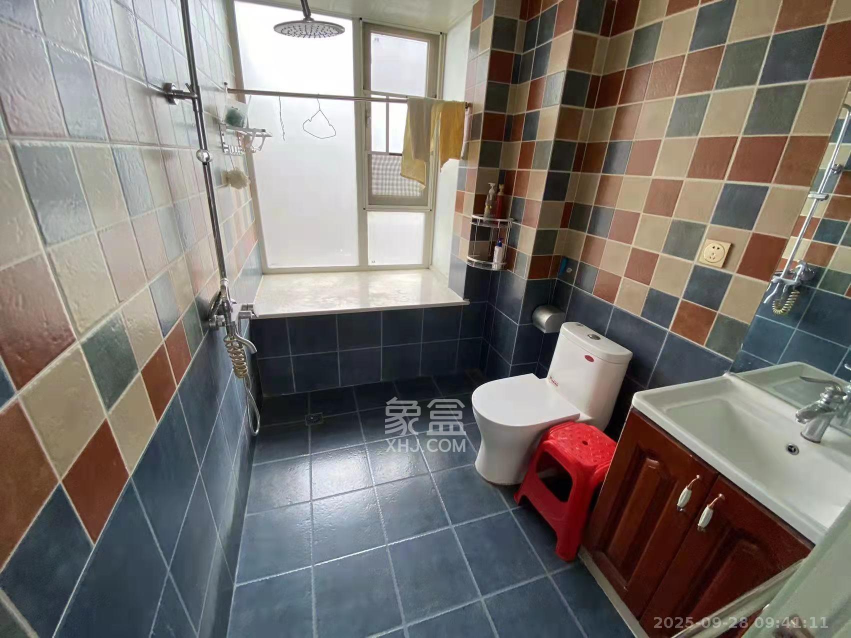 金鼎公园尚 4室2厅2卫 2600.0元/月 金鼎公园尚 4室2厅2卫 2600.0元/月室内图