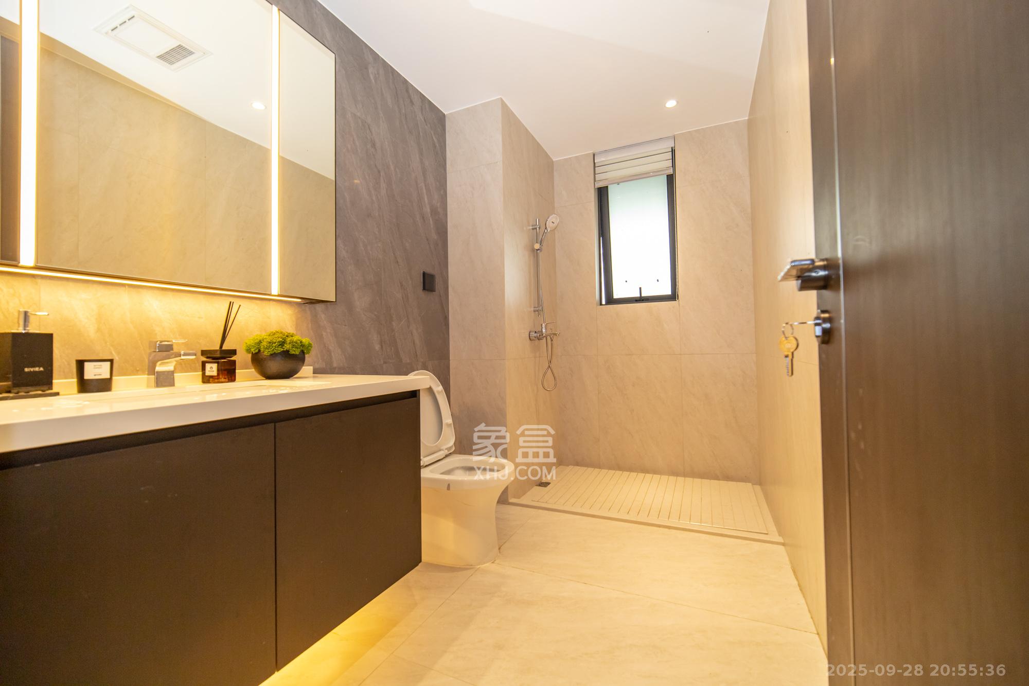 万科松湖天地 4室1厅3卫 440.0万 万科松湖天地 4室1厅3卫 440.0万卫生间