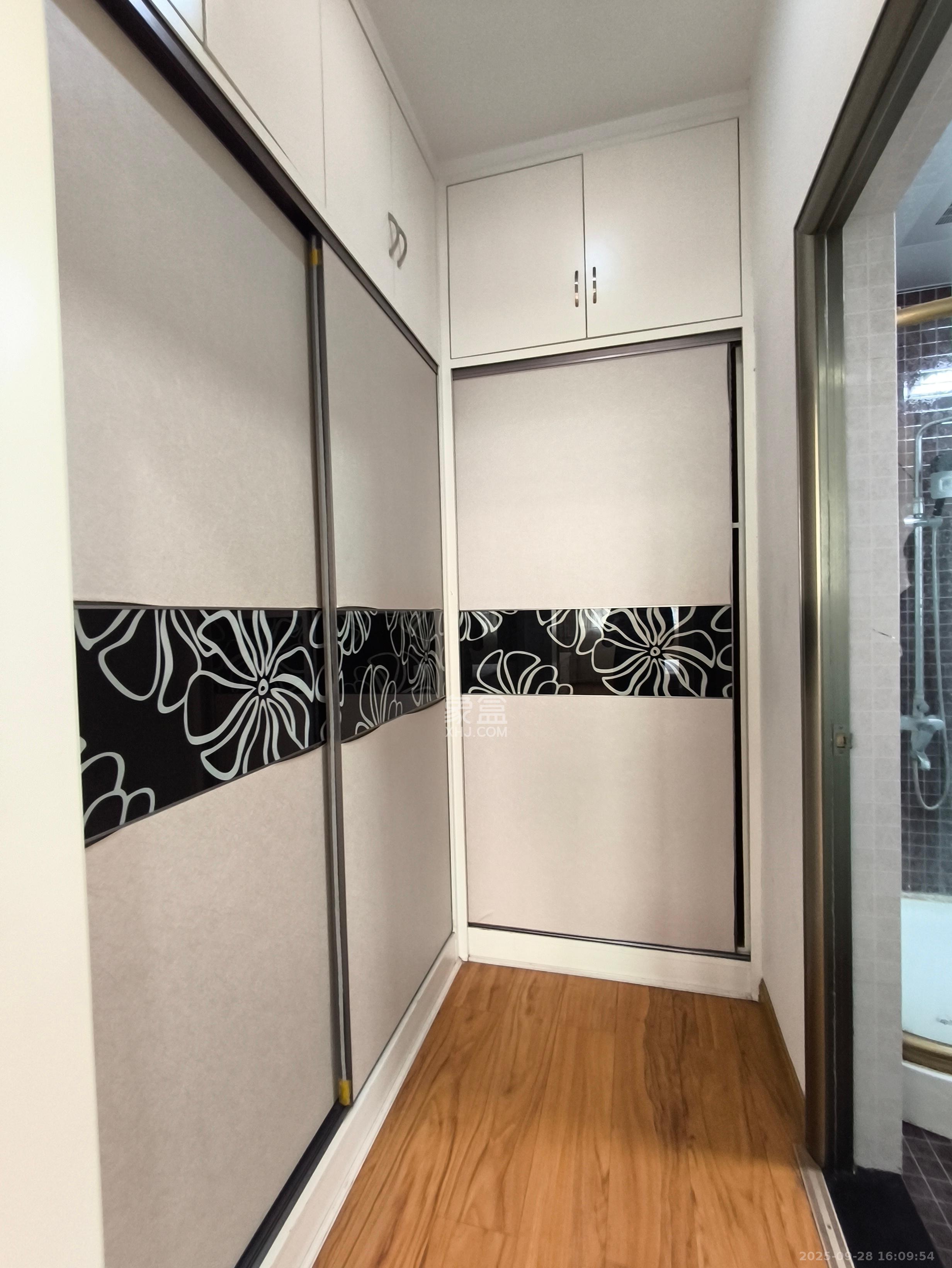阳光100三期  1室0厅0卫   3500.00元/月室内图