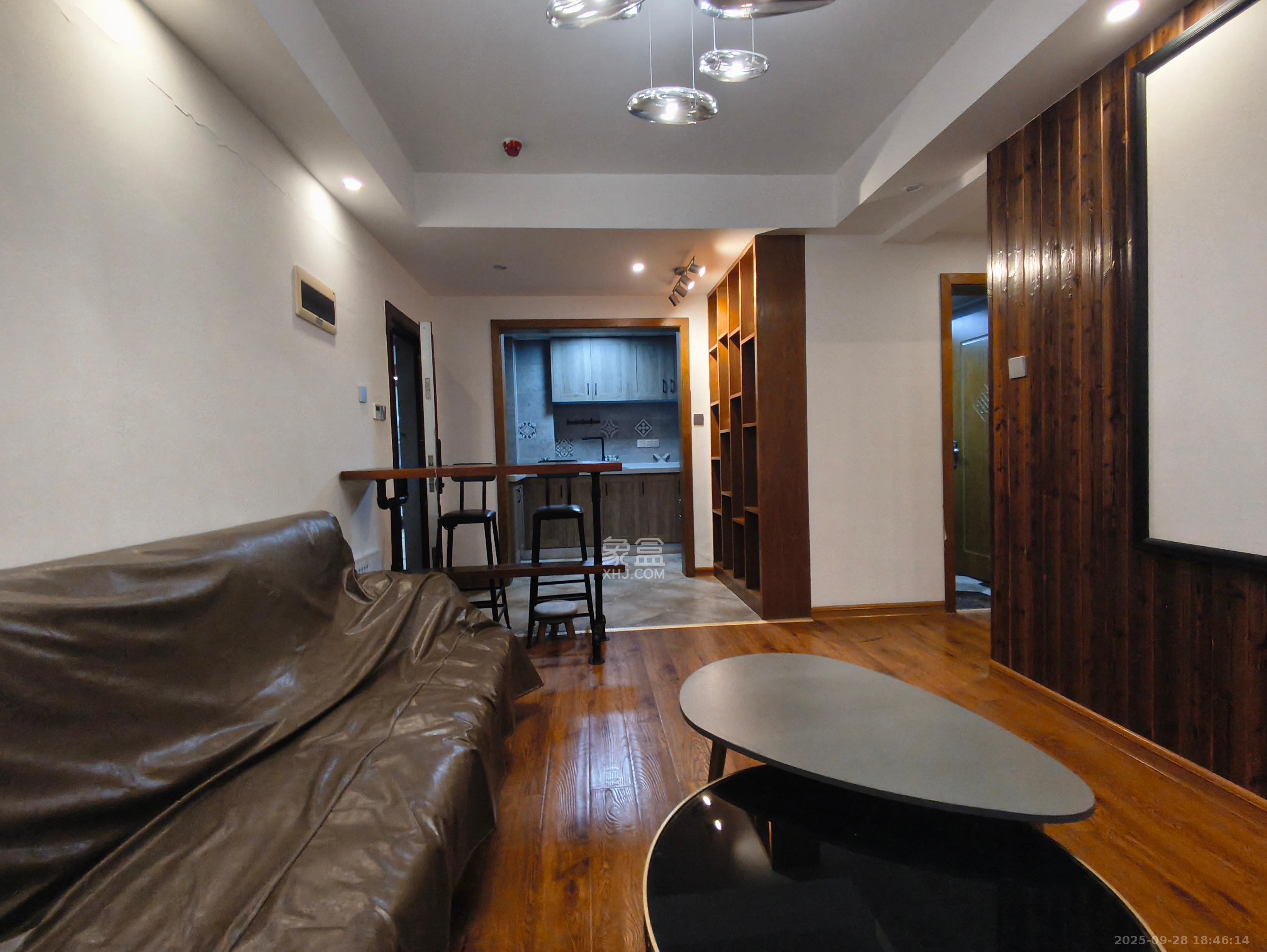 长房半岛蓝湾(观山月) 2室2厅1卫 2200.0元/月 长房半岛蓝湾(观山月) 2室2厅1卫 2200.0元/月室内图