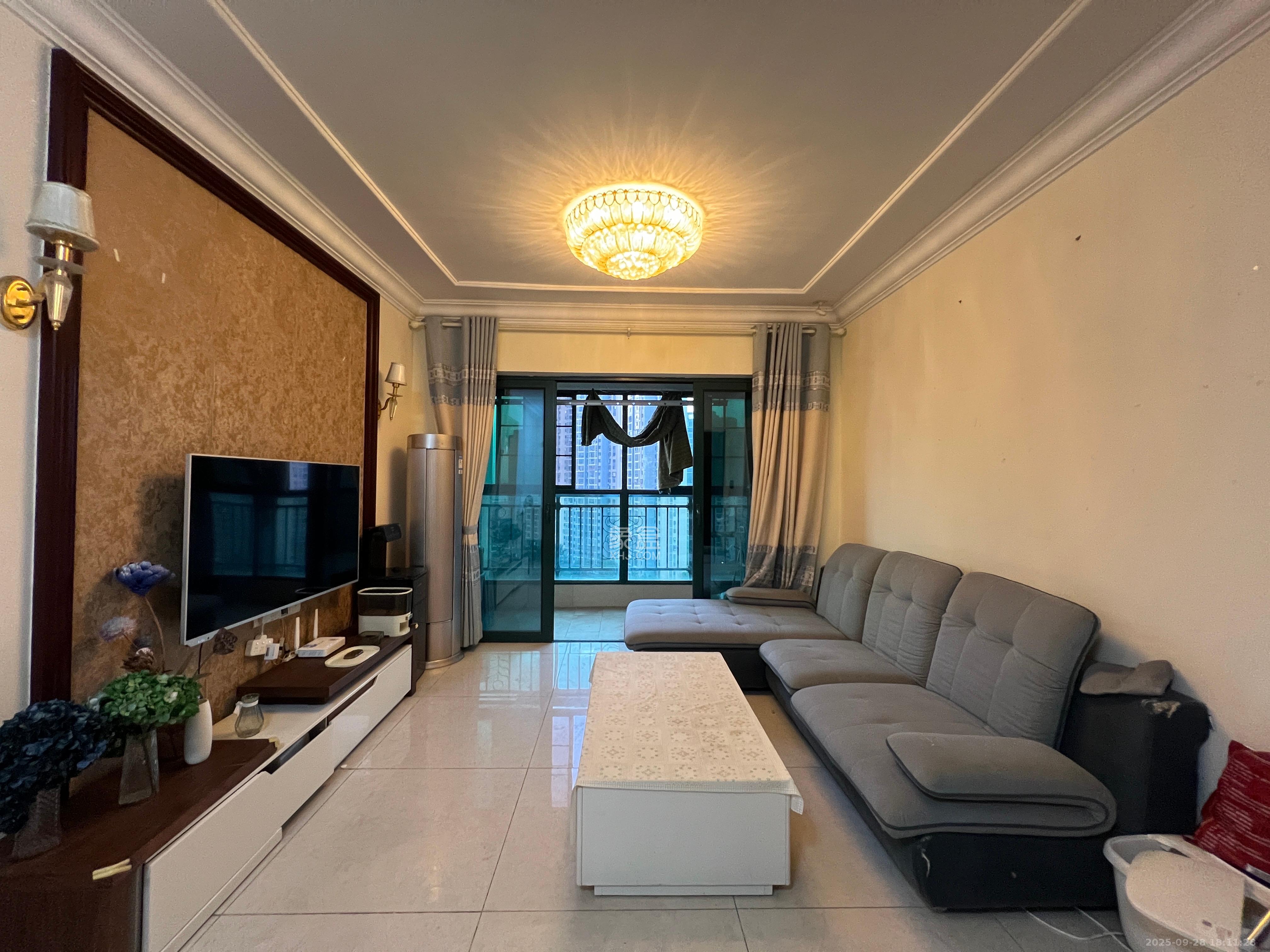 恒大雅苑 3室2厅2卫 2300.0元/月 恒大雅苑 3室2厅2卫 2300.0元/月室内图